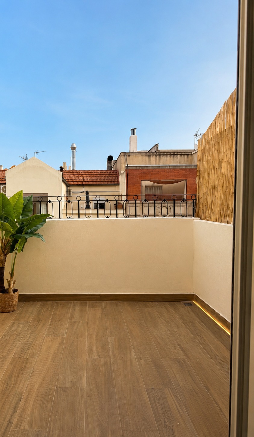 Luxury 1-bedroom penthouse with terrace, 2 minutes from Retiro Park.