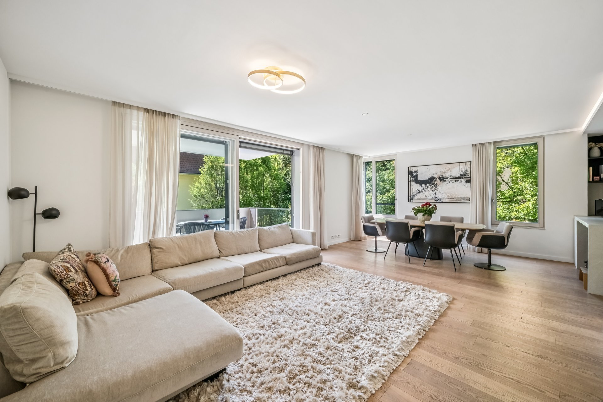 Exclusive family apartment with spacious terrace and direct elevator access!Exclusive family apartment with spacious terrace and direct elevator access!