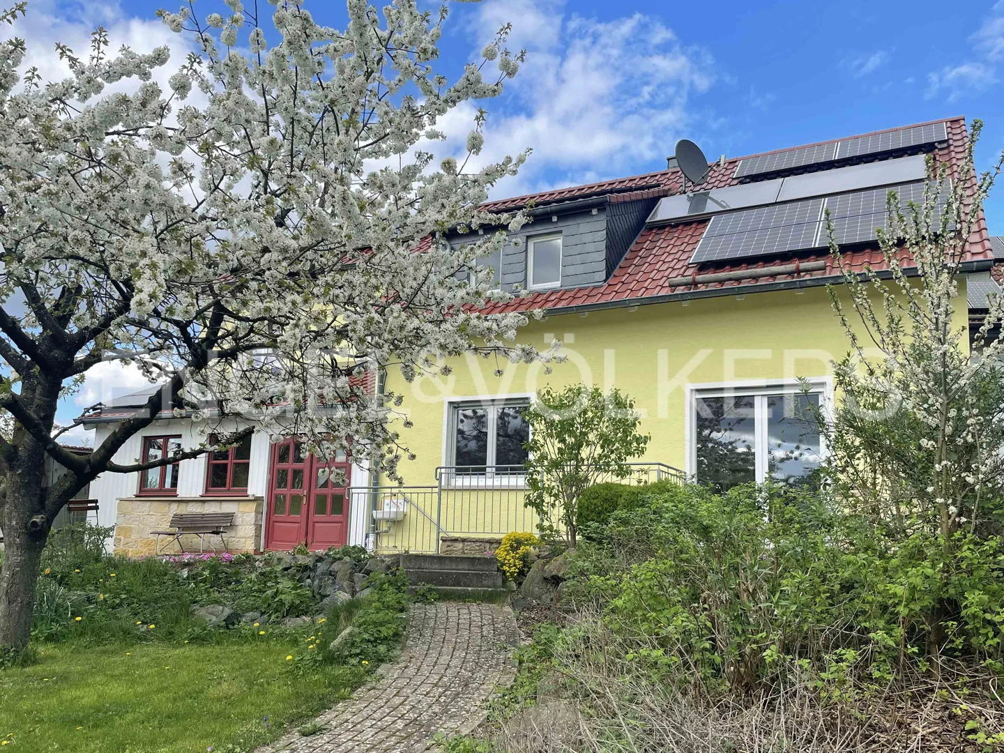 Zweifamilienhaus mit idyllischem Ausblick in ruhiger Lage von Pilgerzell