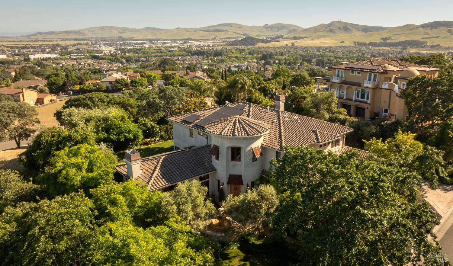 Luxury Living Surrounded by Rolling Hills