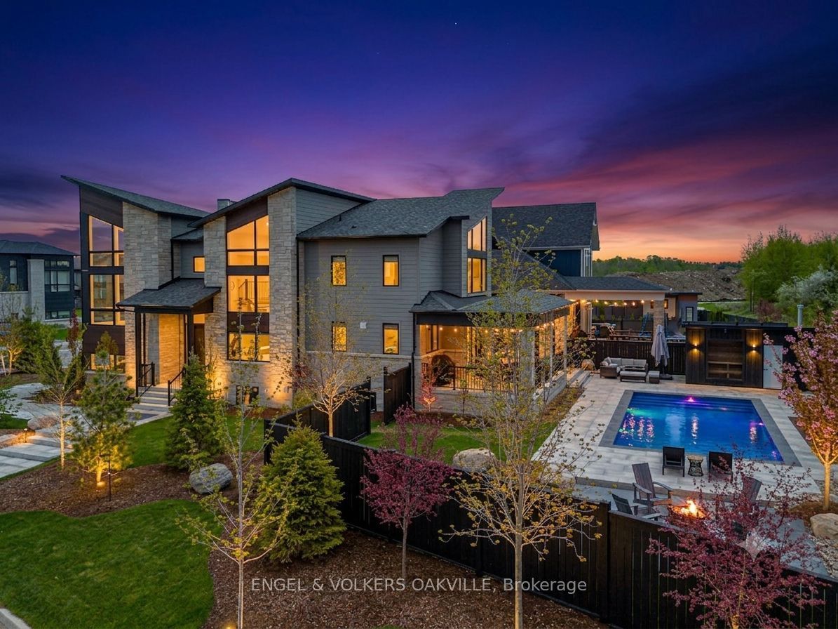 Luxury Blue Mountain Retreat with Resort Style Oasis