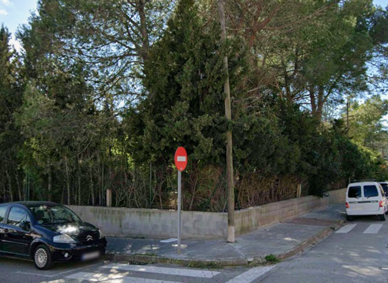 Wonderful corner plot in Can Palau for a single-family home