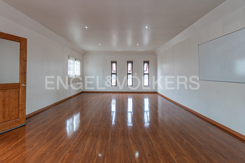 Casa remodelada fachada continua Manuel Montt