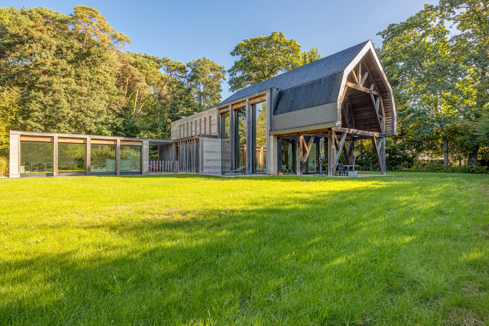 Villa exclusive de 530 m² avec 5 chambres, patio et garage double à Keerbergen