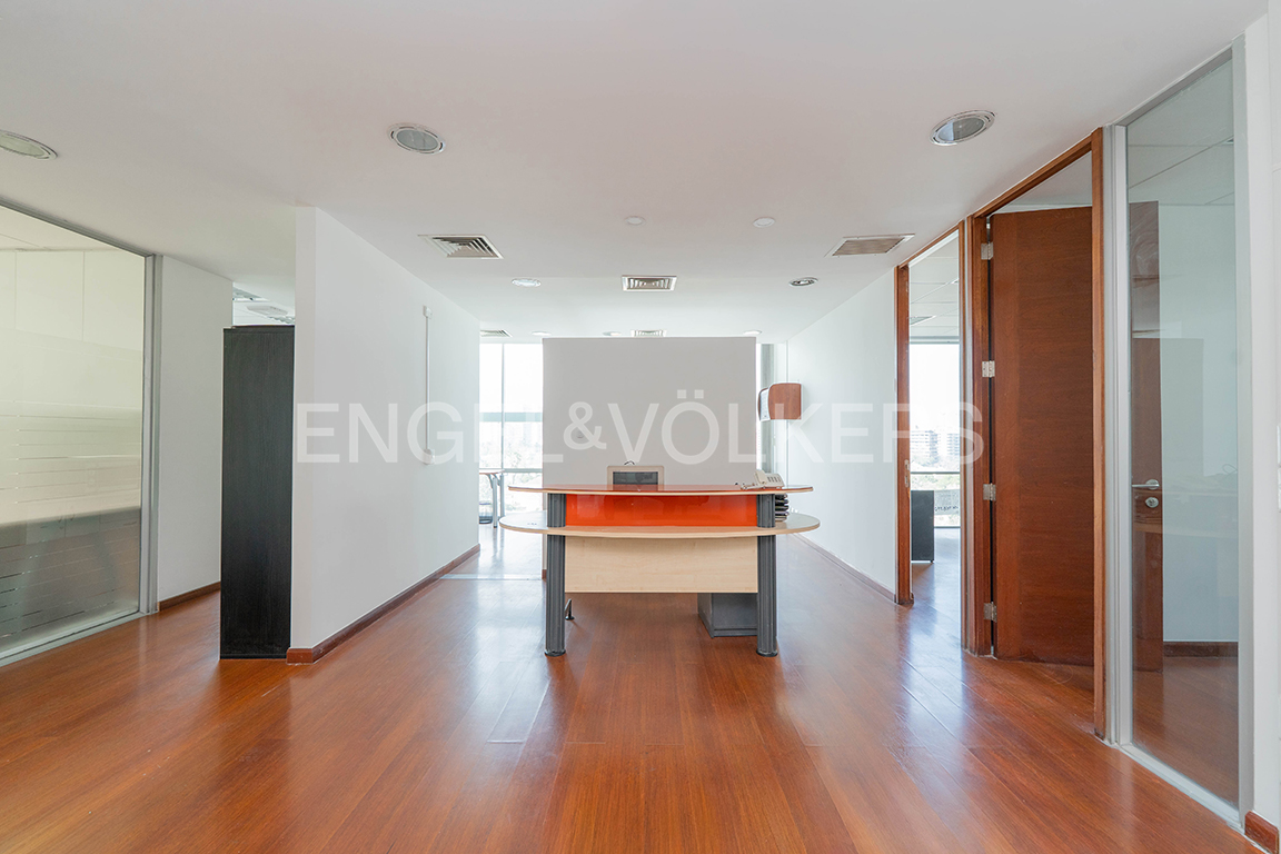 Oficina 120 m² excelente ubicación, a pasos de Vitacura