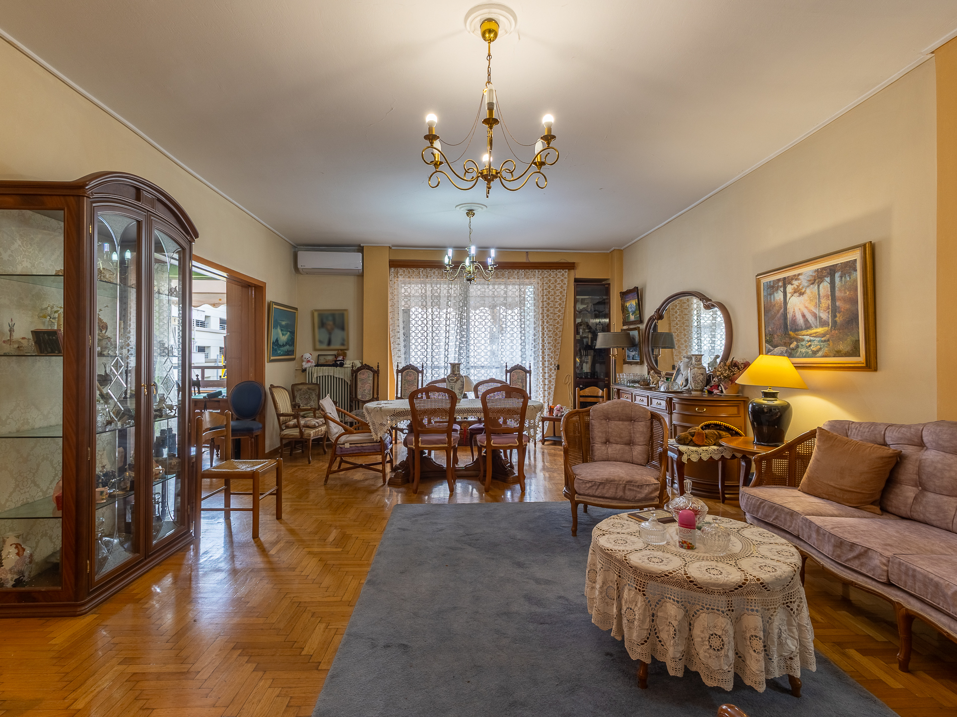 3rd-floor apartment in downtown Piraeus