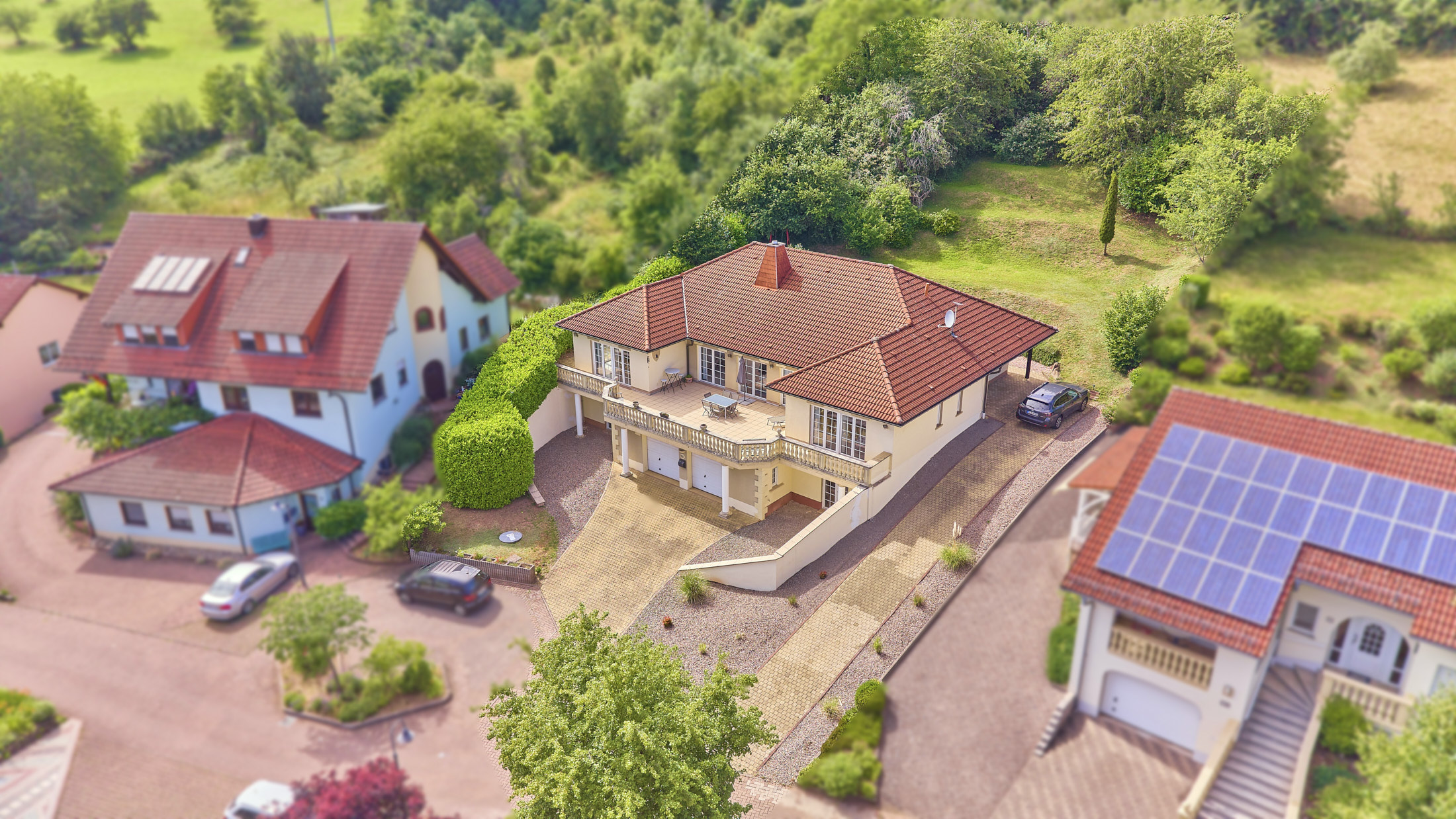 Großzügiges Wohnen mit Panoramablick: Freistehendes Einfamilienhaus mit Traumterrasse