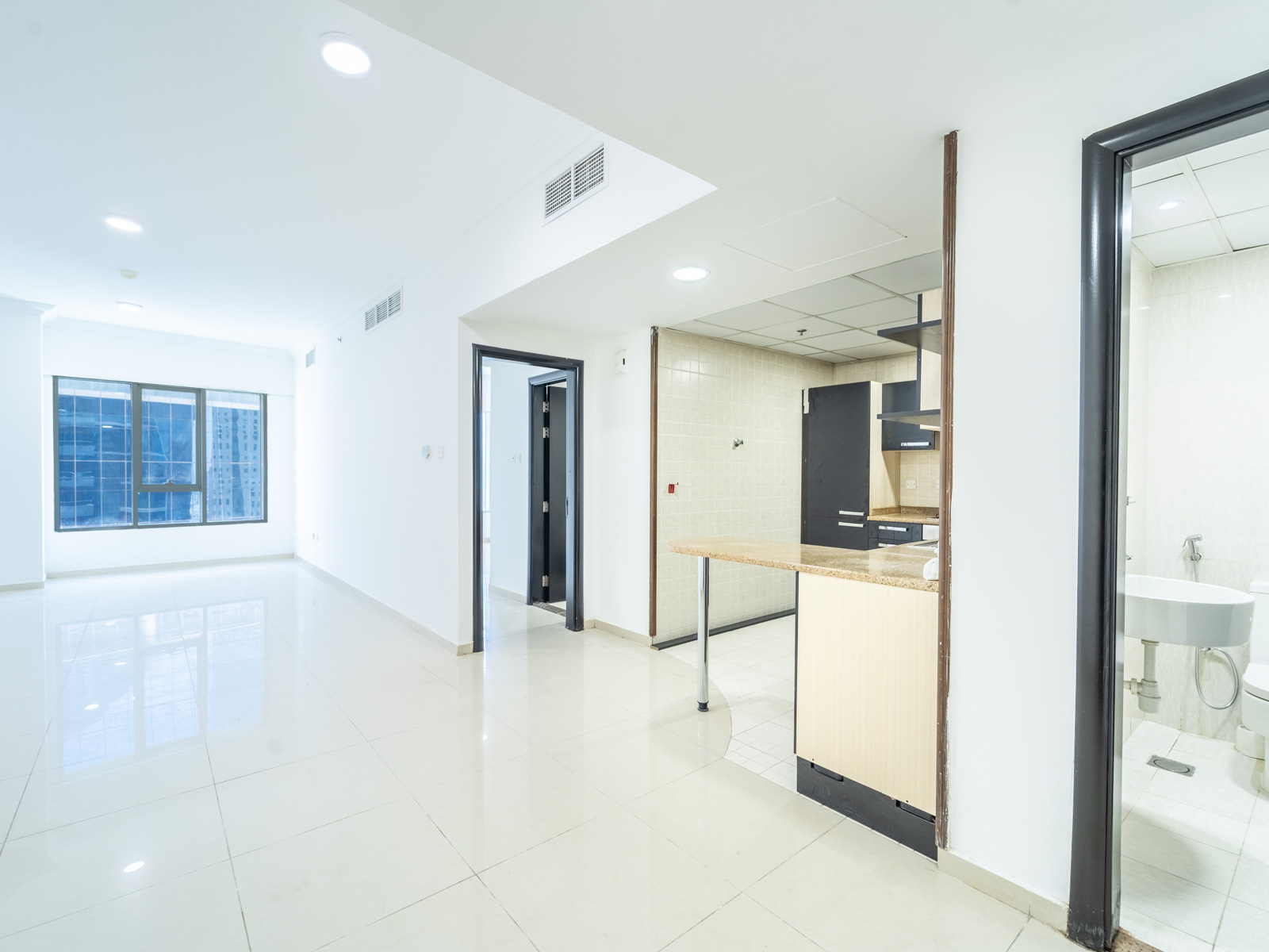 Unfurnished | Spacious Layout | Vacant | Bright