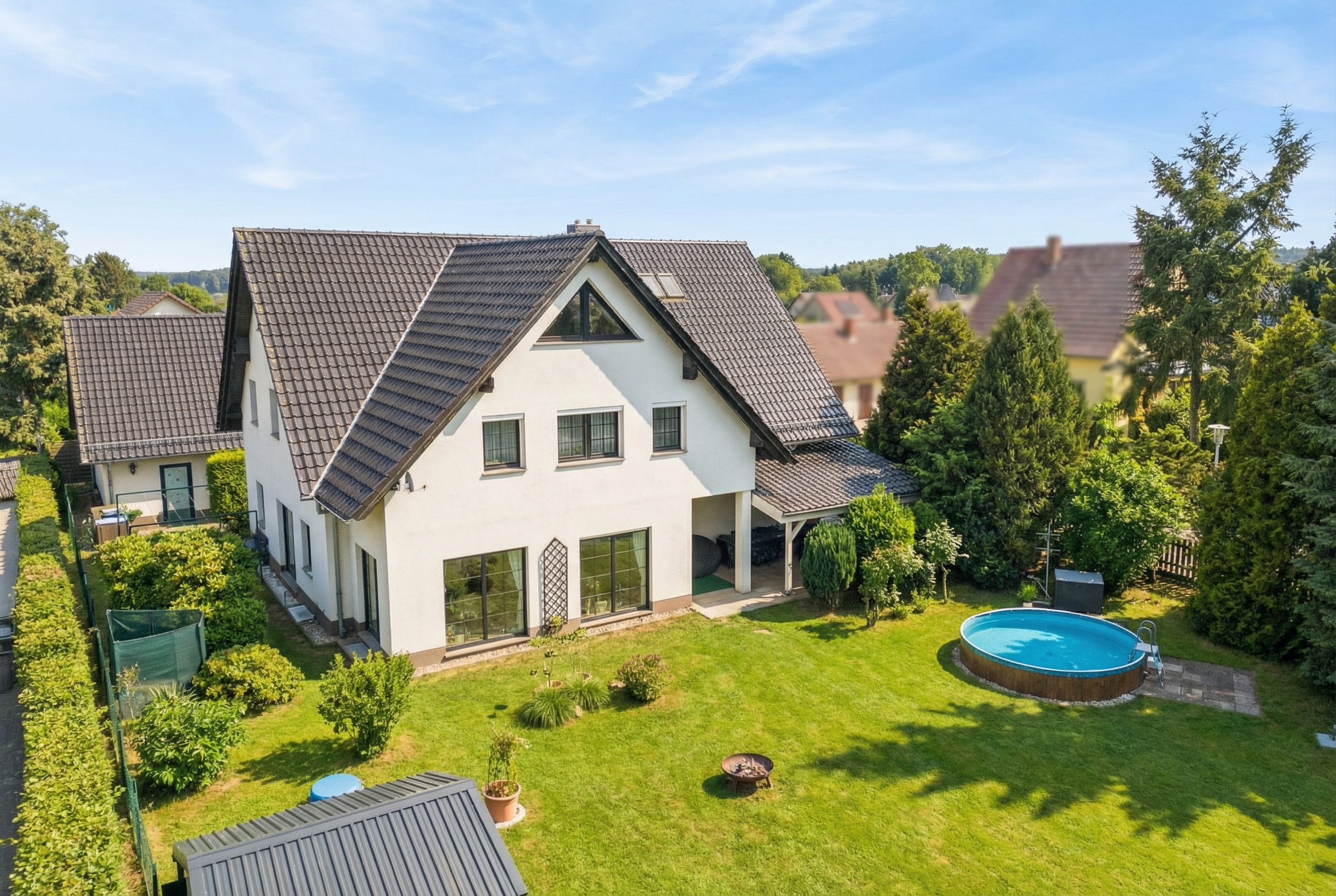 Großes, hochwertiges Einfamilienhaus mit Einliegerwohnung, Doppelgarage und Sauna in exklusiver Lage