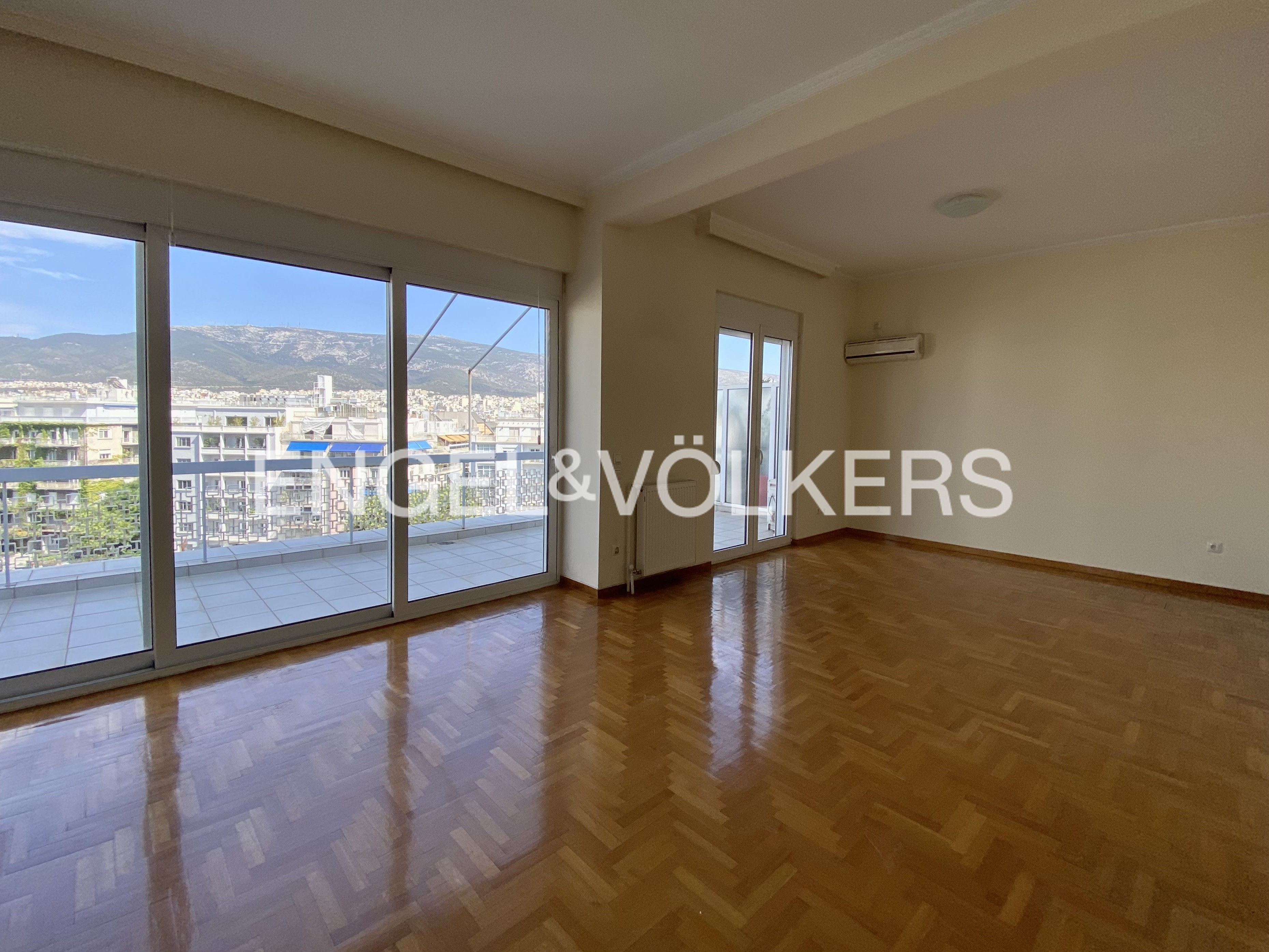 Elegant penthouse in Mavili Square