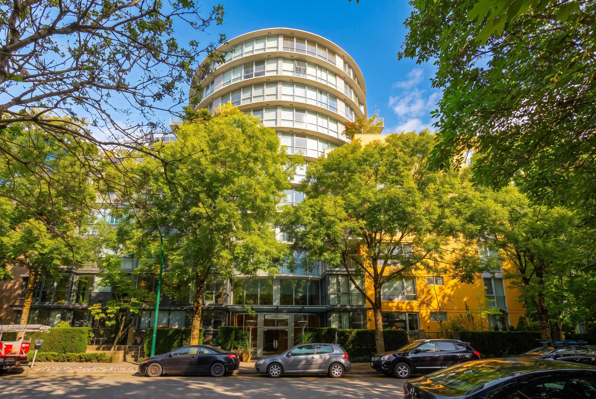 Discover Waterfront Living Steps from Granville Island!