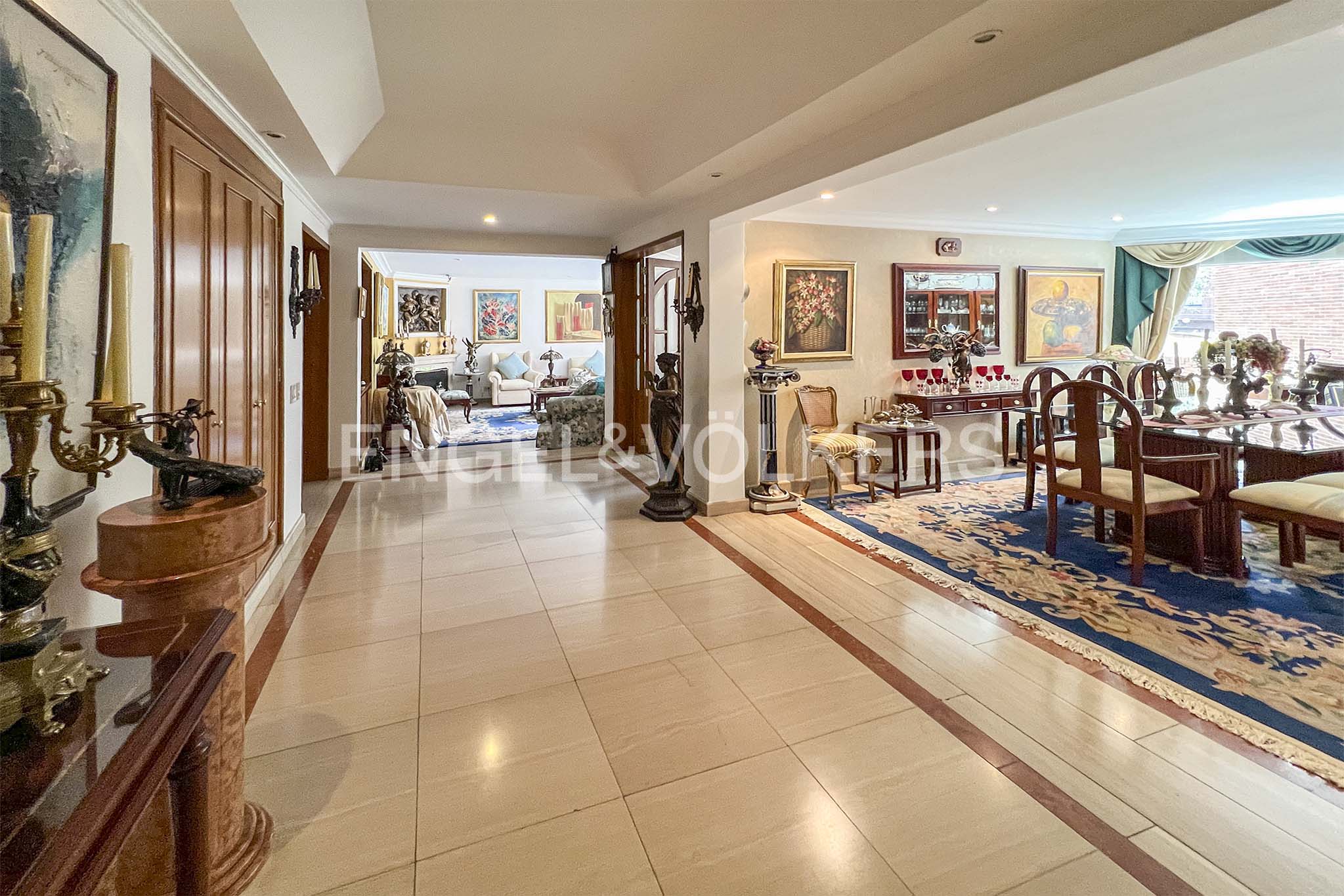 Amplio apartamento para venta en La Carolina