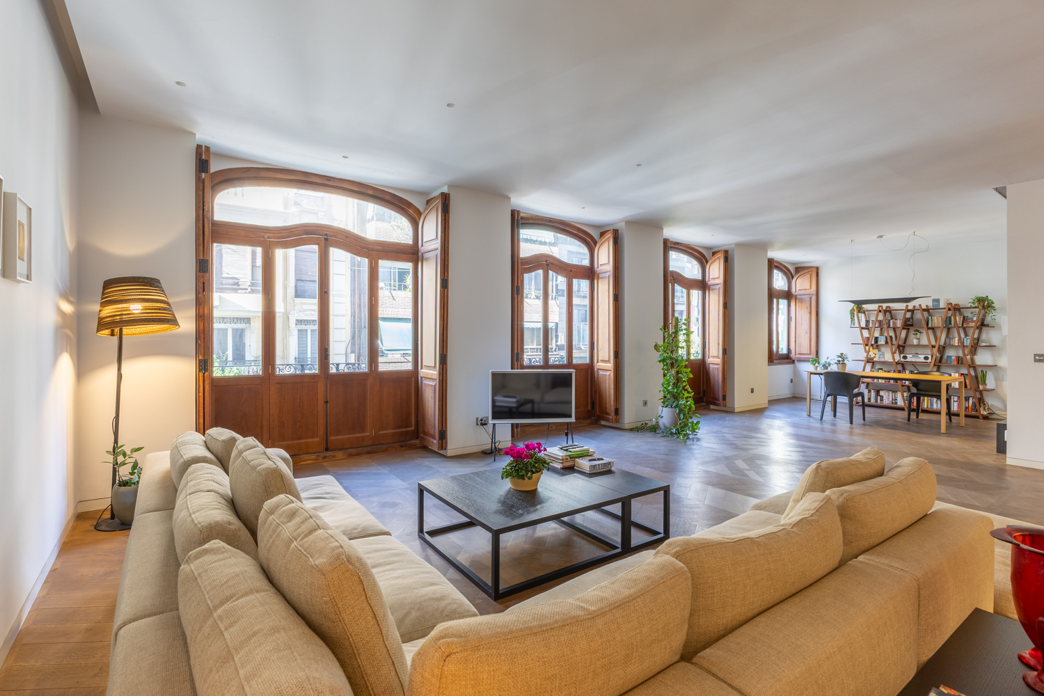 Majestic and exclusive residence in a distinguished building