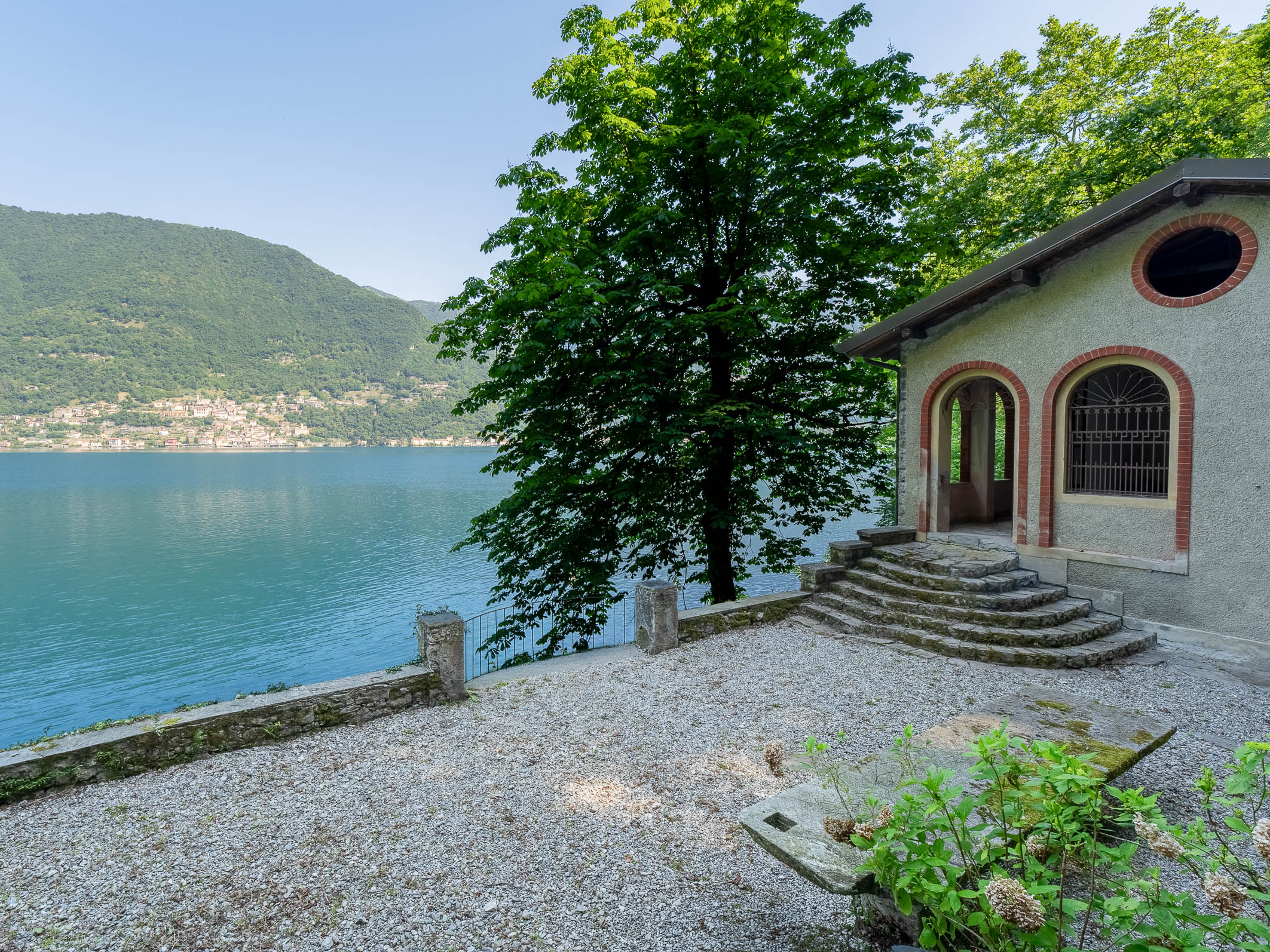 Authentic lakeside crotto