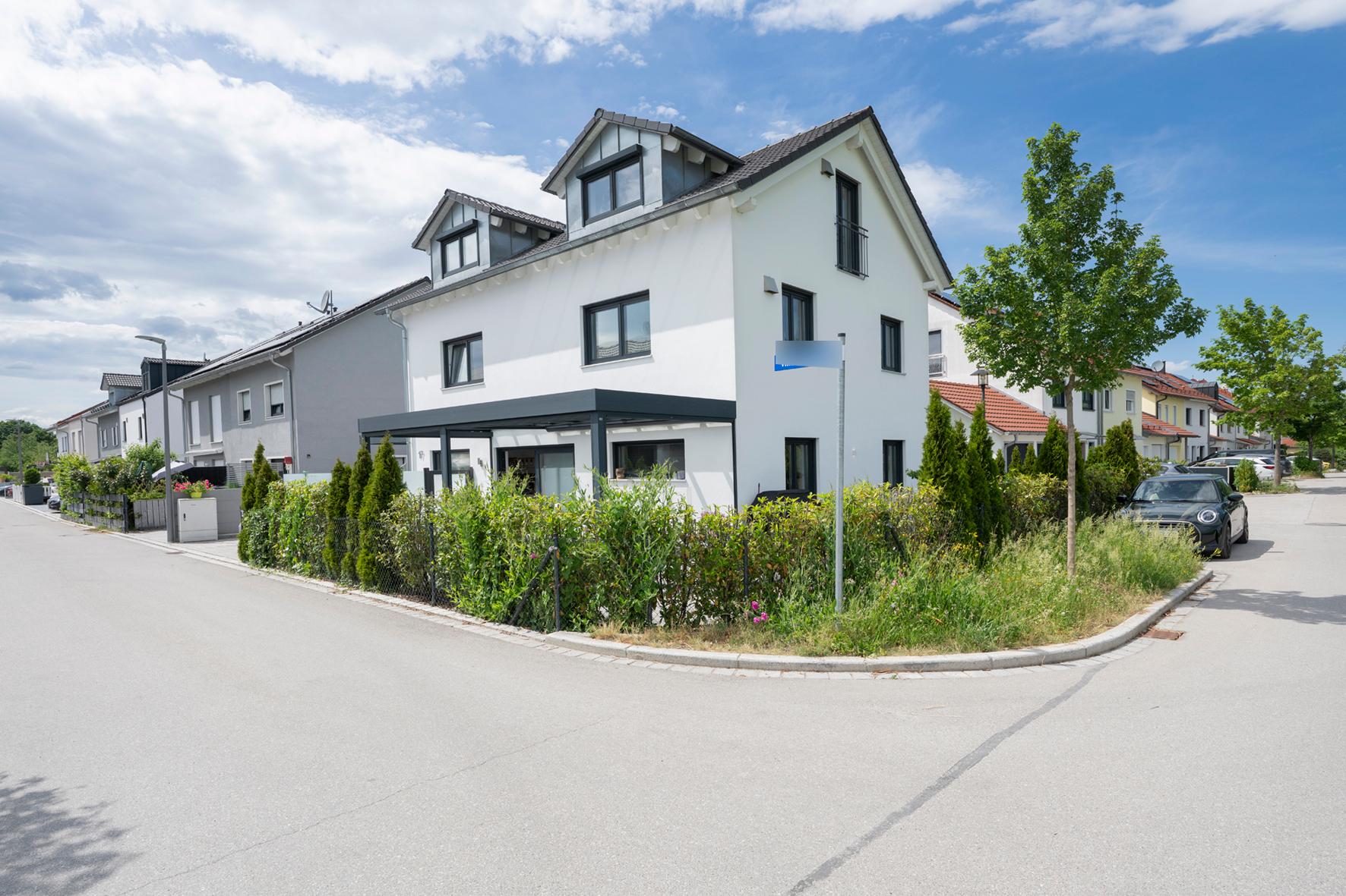 Looking for a modern single-family home? Move in and feel at home.