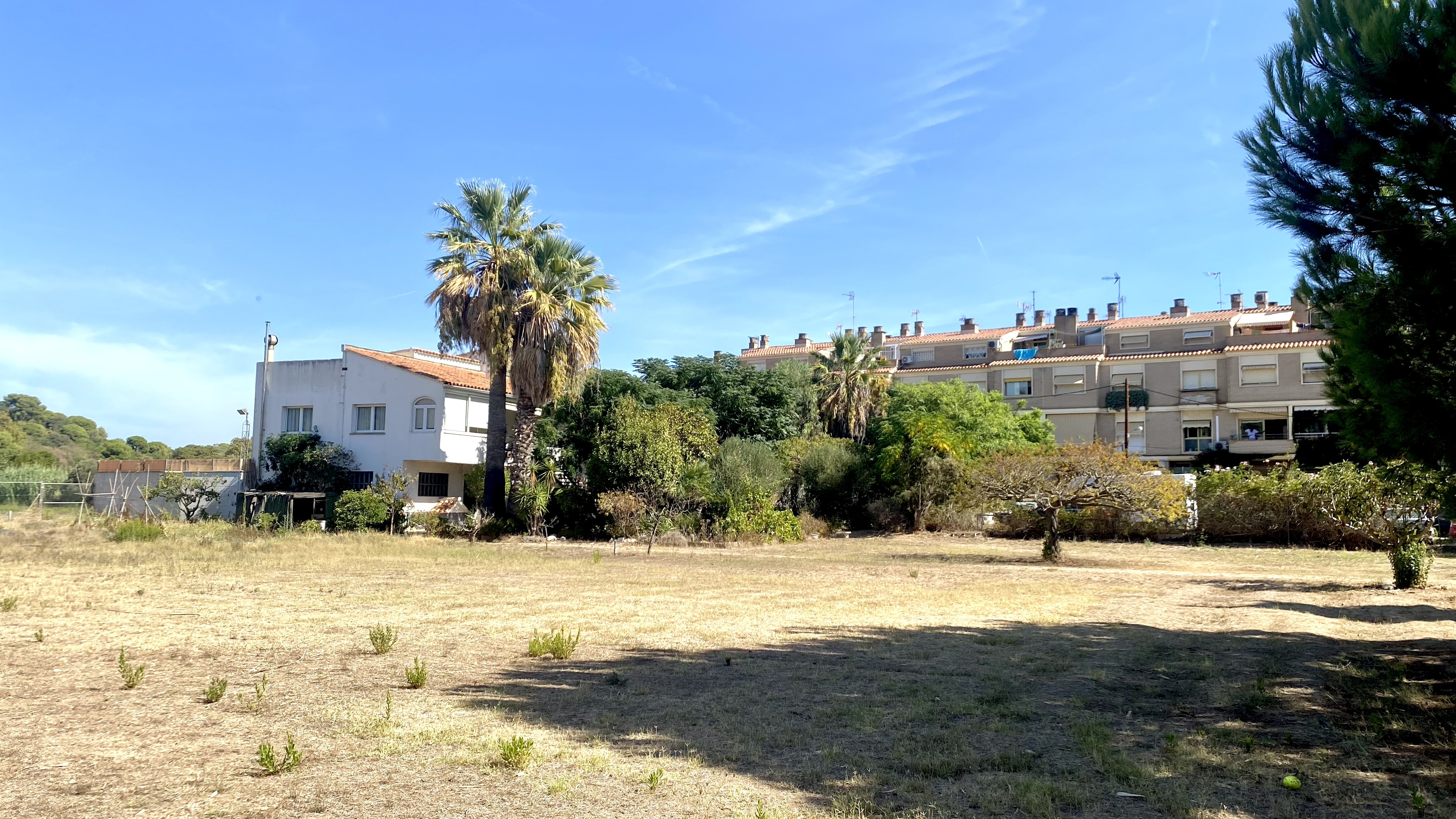 Exklusives baureifes Grundstück für 30 Wohnungen (Blick auf Grünflächen, 15 Min. zum Strand) – Malgrat de Mar