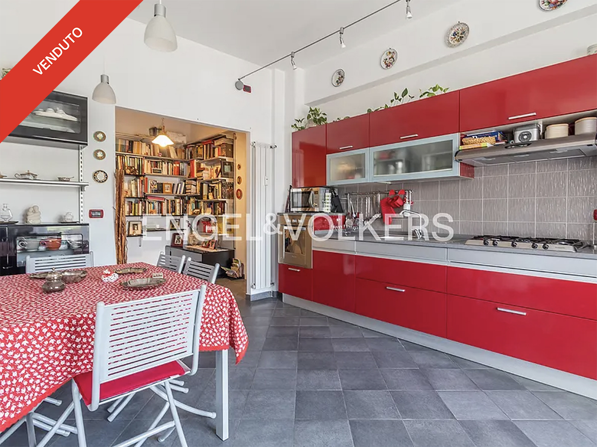 Bright three-room flat in the heart of Pigneto