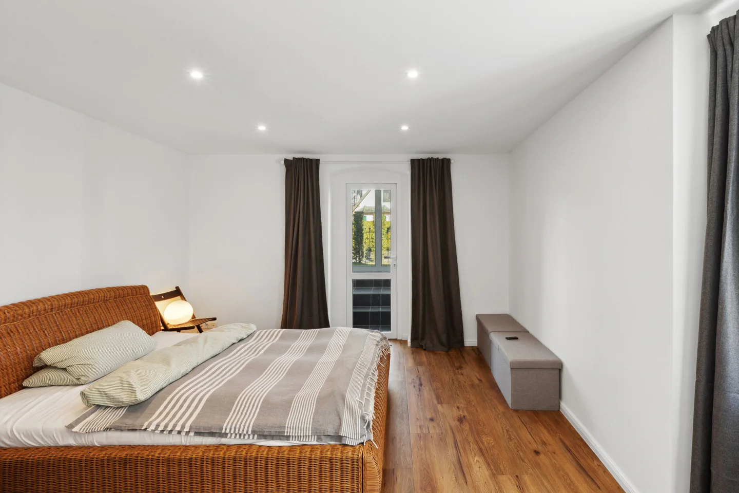 Exklusives Familiendomizil: Zeitlose Villa mit Waldblick - Photo 2
