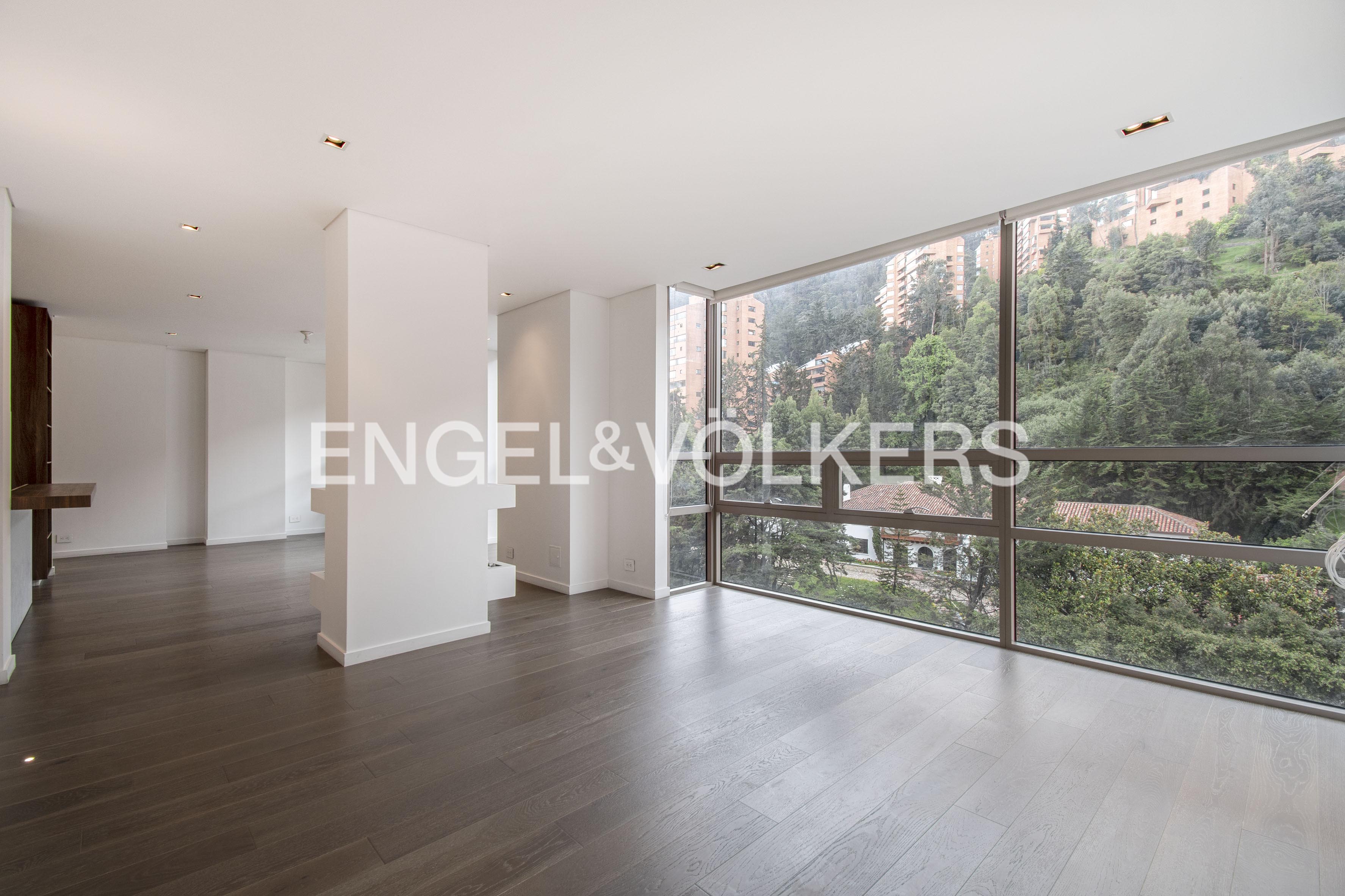 Apartamento con balcón en clubhouse para venta en La Cabrera