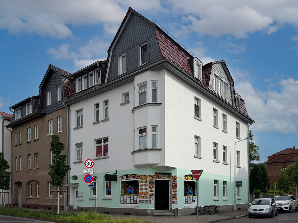 Gepflegtes Gründerzeit- Wohn- und Geschäftshaus mit Stellplätzen in der Wartburgstadt Eisenach