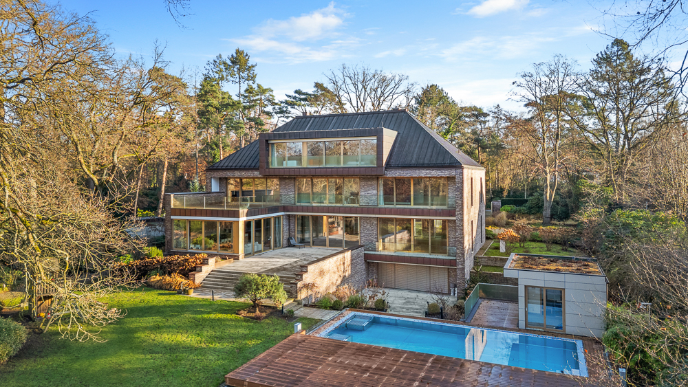 The Jewel of Alstertal! - Luxury Villa with Private Access to the Alster