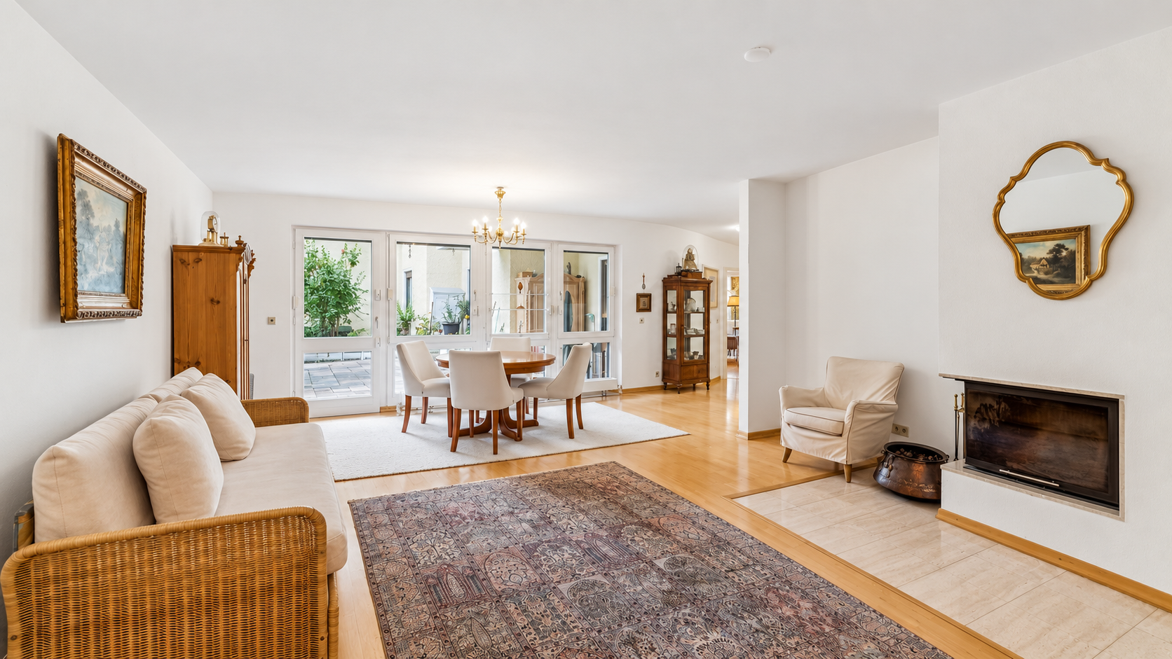 Light, Space & Two Terraces – Stylish Living in Solln
