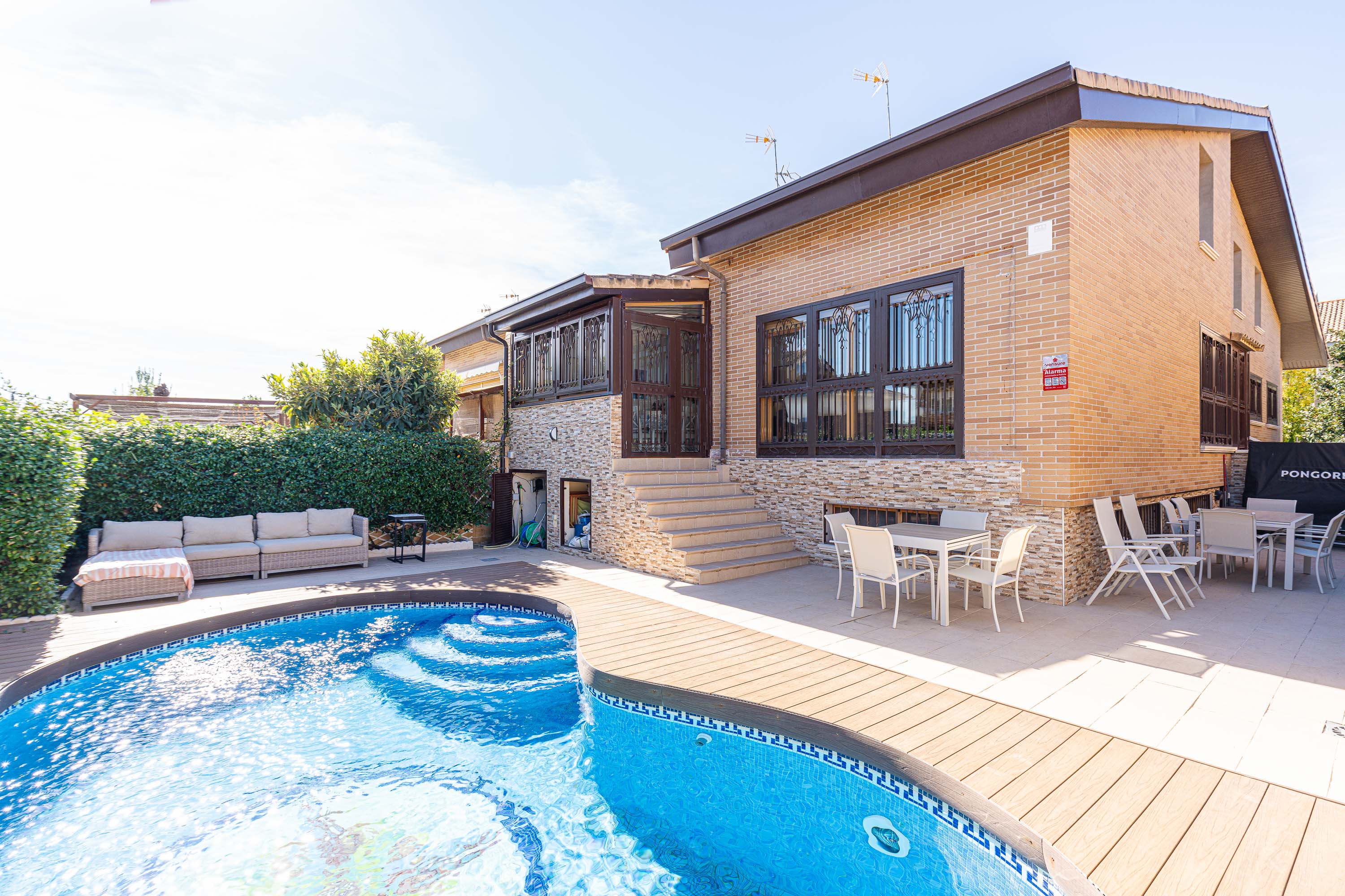 Spacious Semi-Detached Chalet in Villanueva de la Cañada