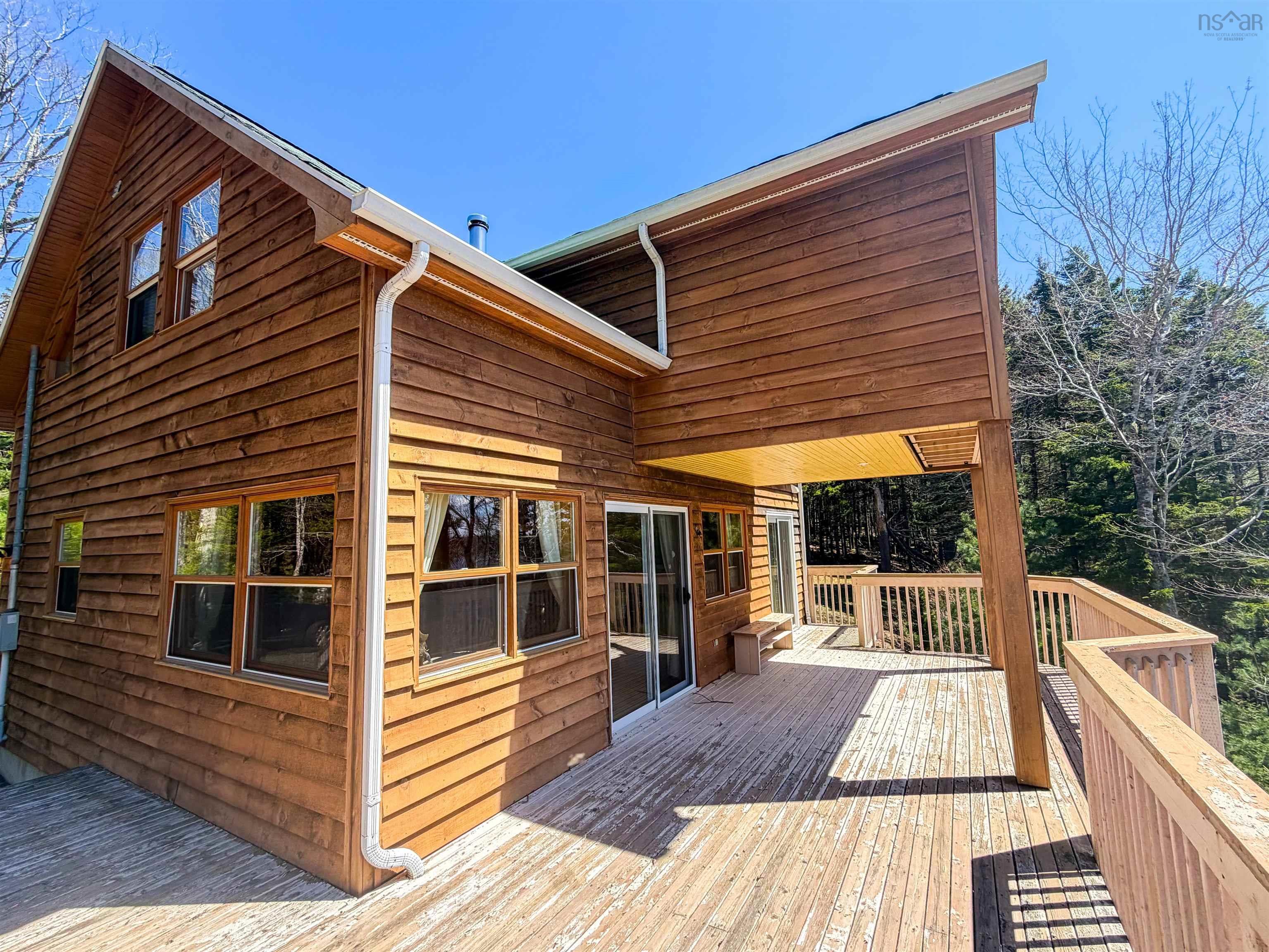 Perfect Blend of Waterfront Privacy, Space, Comfort & Nature