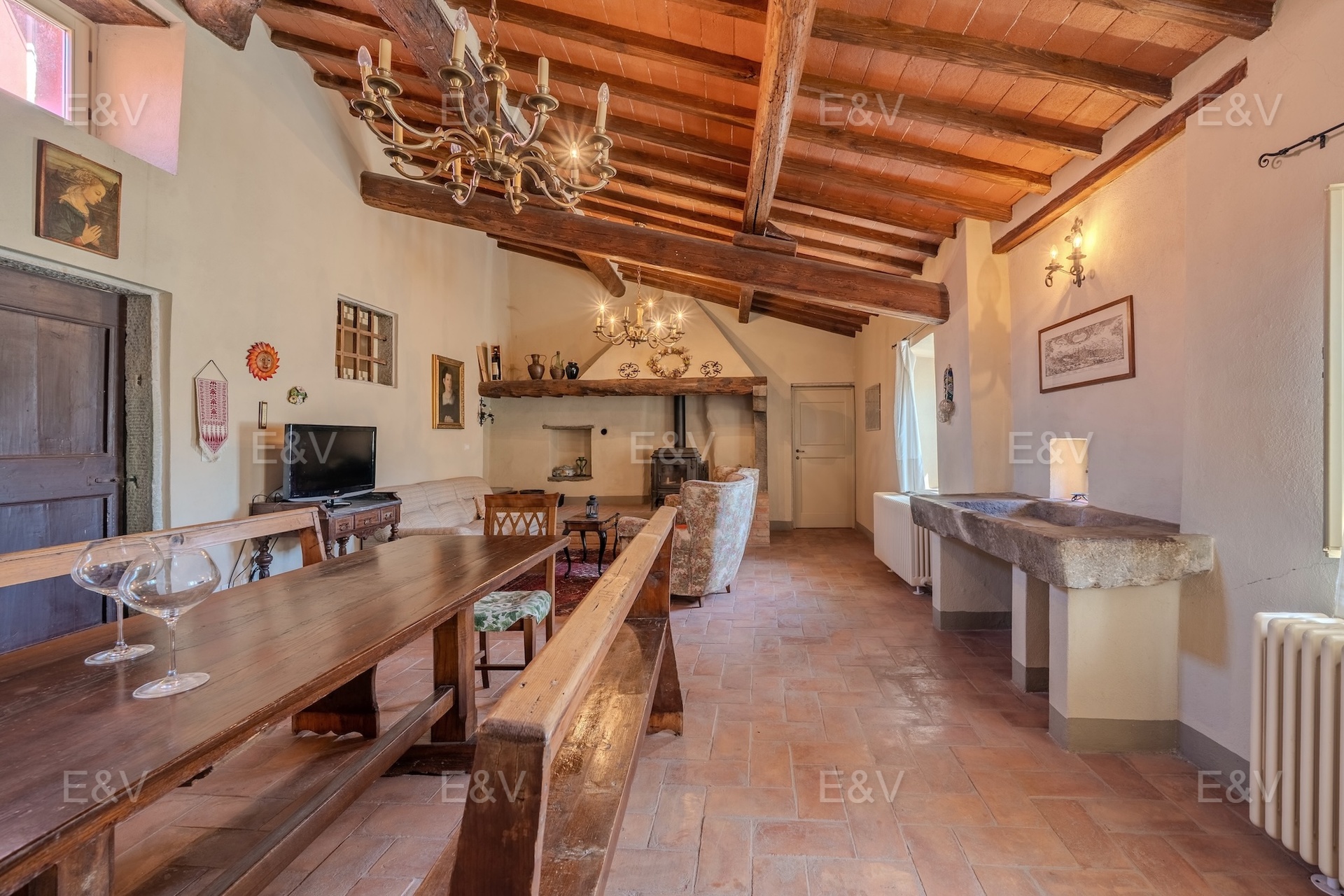 Tipica porzione di casale settecentesco ai piedi del Chianti