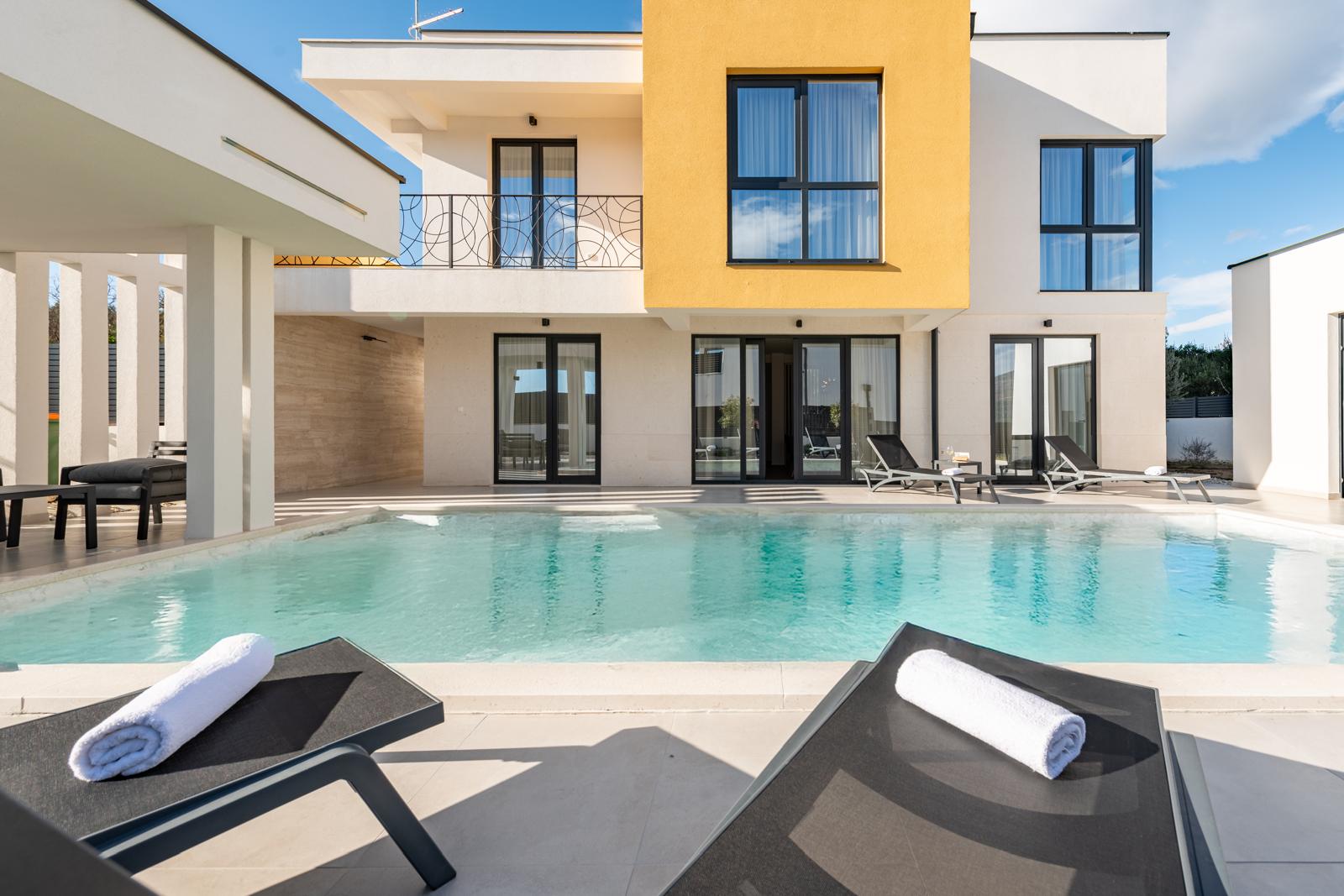 Luxury Villa For Gift