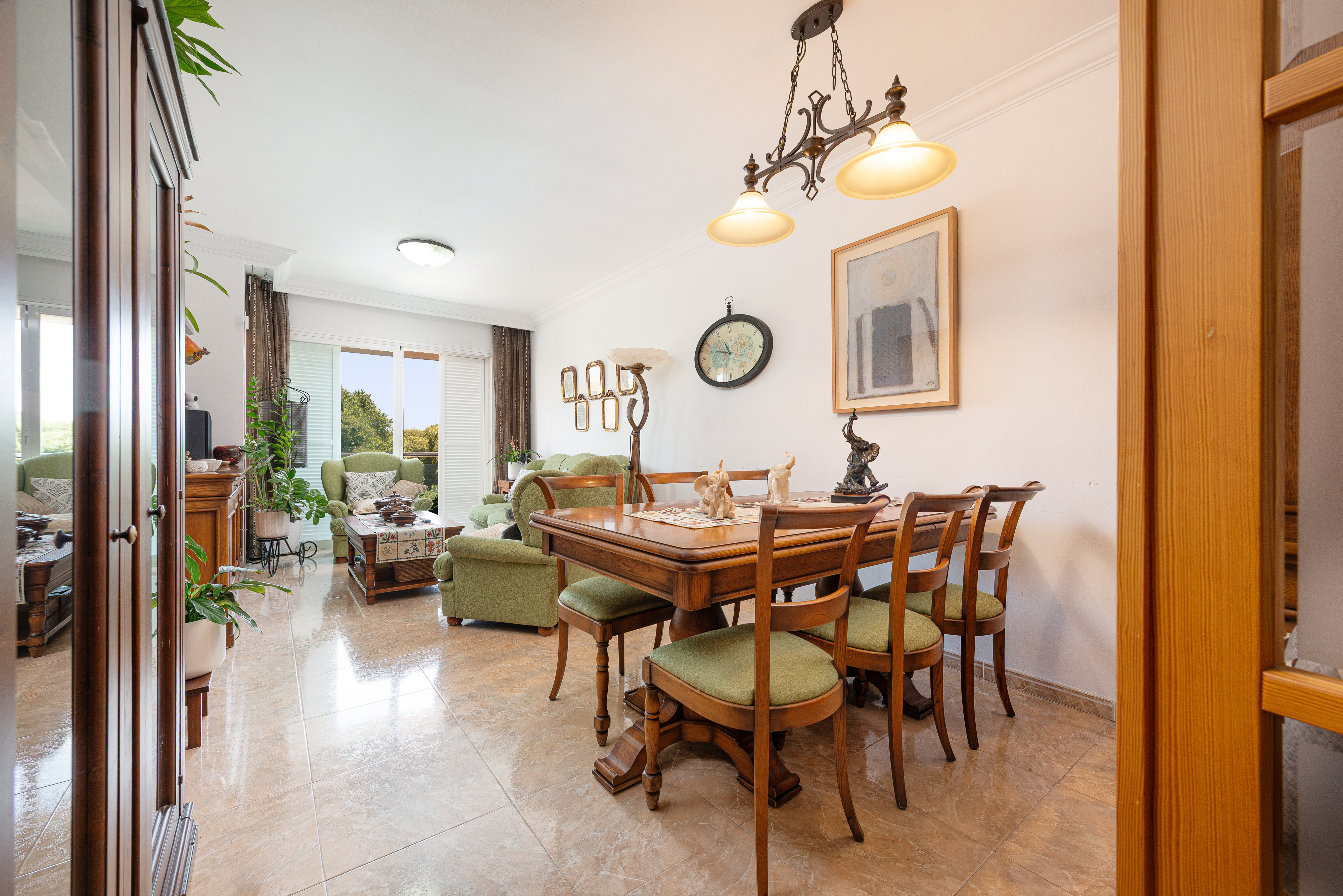 Spacious 4-Bedroom Apartment just steps from Alcudia Old Town, Mallorca