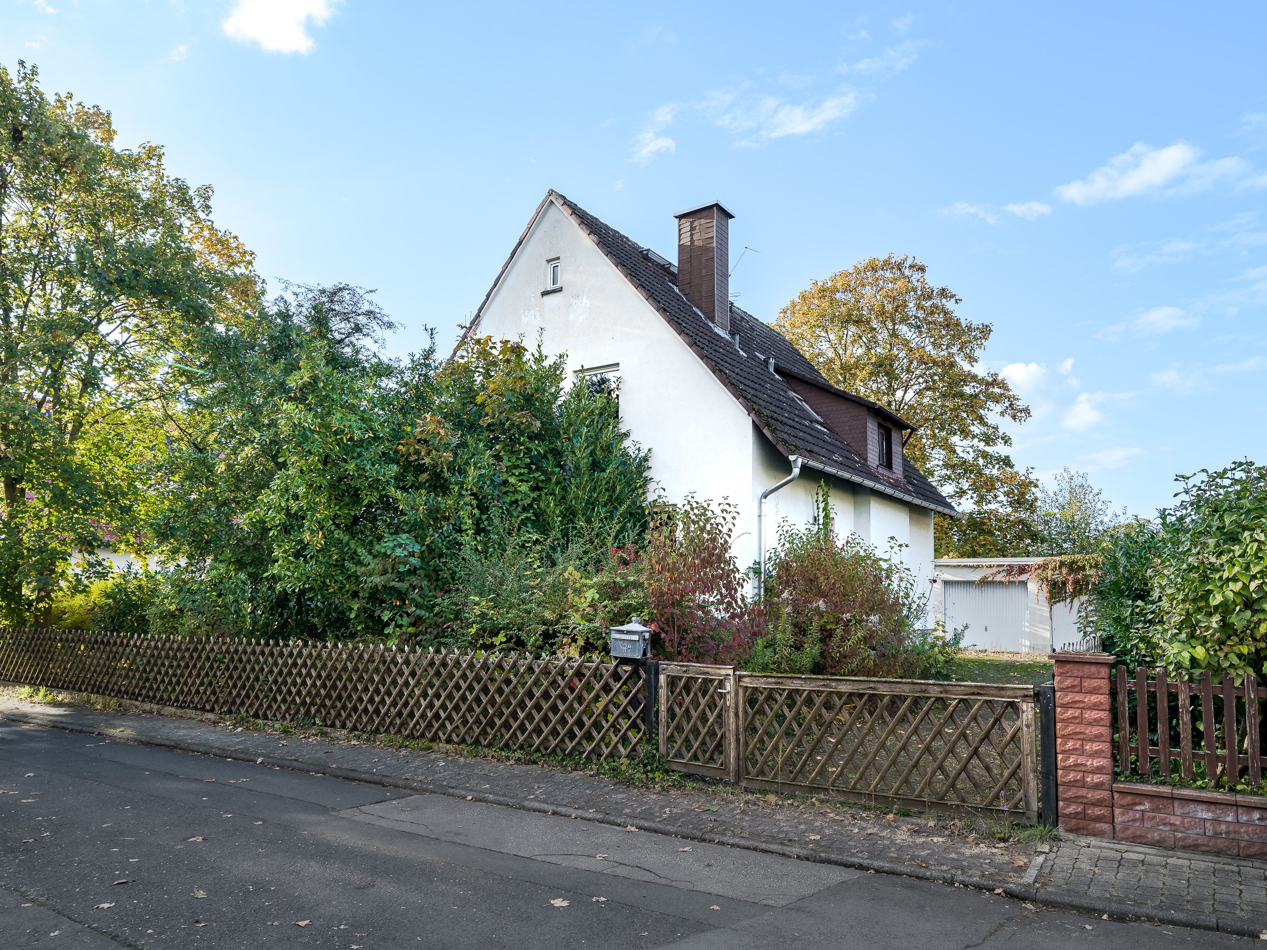 Family home in a quiet residential area with perfect connections to Frankfurt