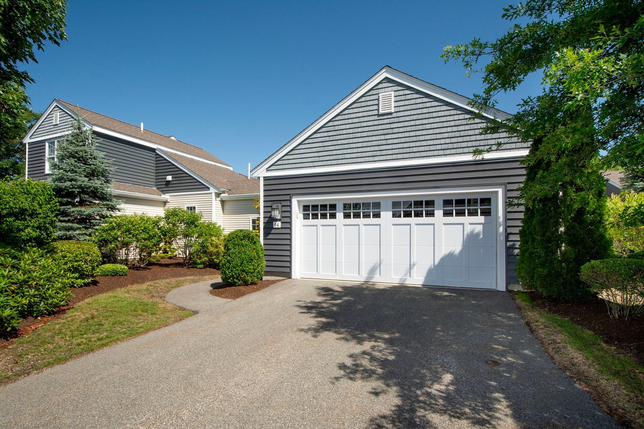 Beautifully Maintained Fresco 5 Townhome