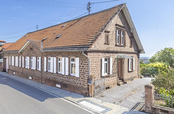 Historisches Schmuckstück in Panorama-Weinbergsrandlage mit weiterem Ausbaupotenzial!