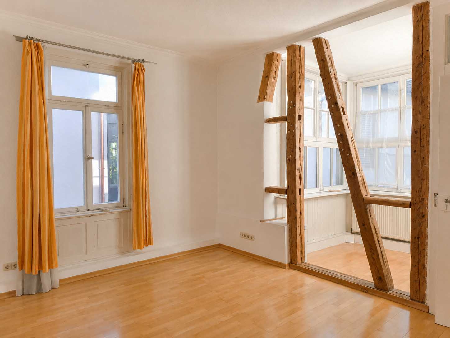 Charmante 5-Zimmer-Altbauwohnung mit Veranda, 2 Bädern und ruhiger Lage nahe der Steinlach