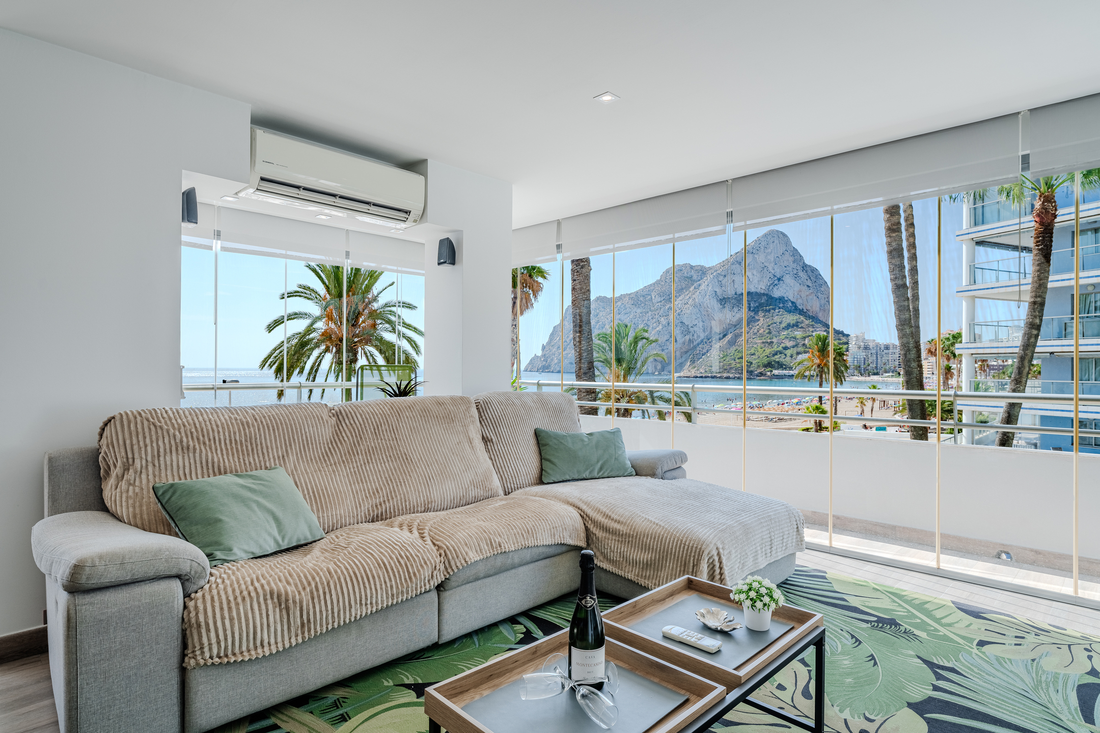 Luxury 3-Bed Seafront Apartment in Calpe