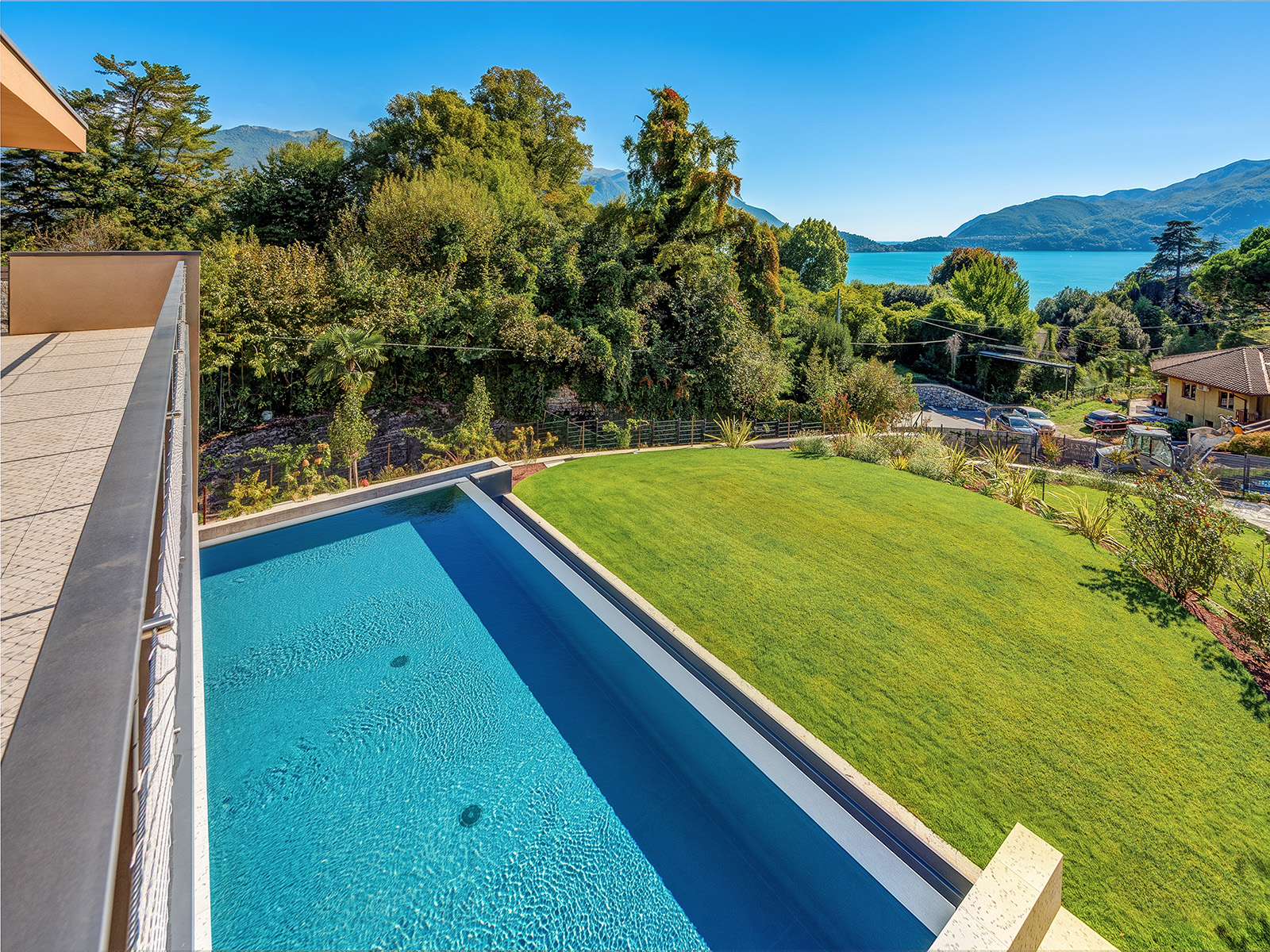 Designer villas with elegant lake views