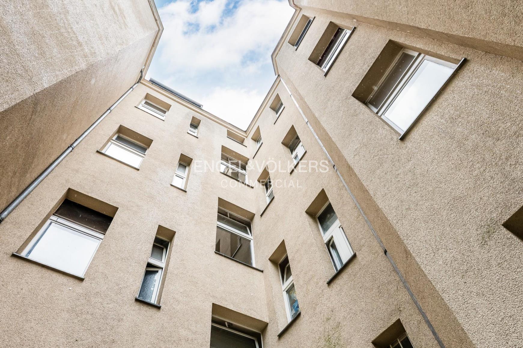 Fully leased residential and commercial building in the heart of the historic "Malerviertel"
