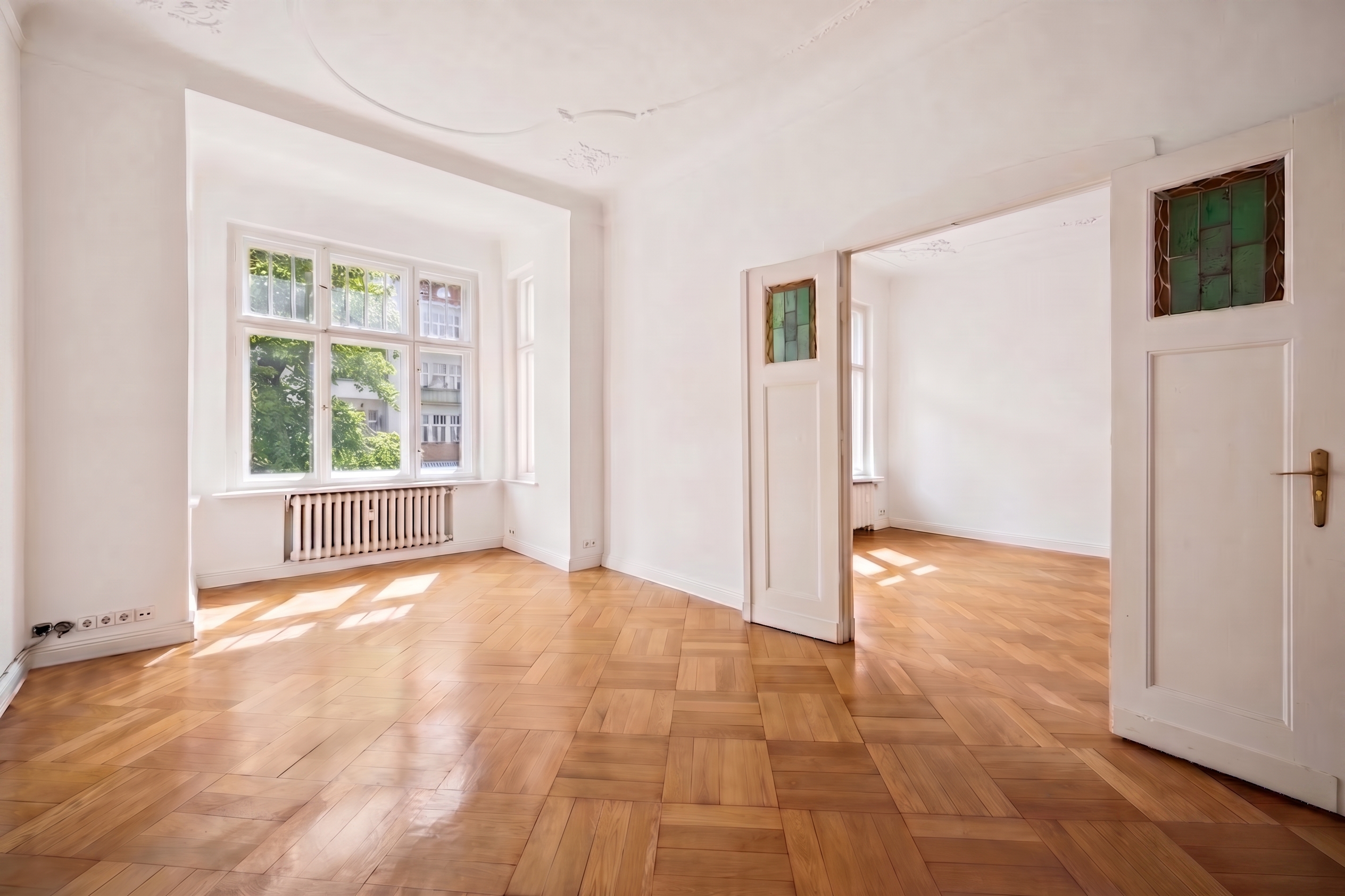 Altbau mit Potenzial – 4 Zimmer, Balkon und großzügige Raumhöhen