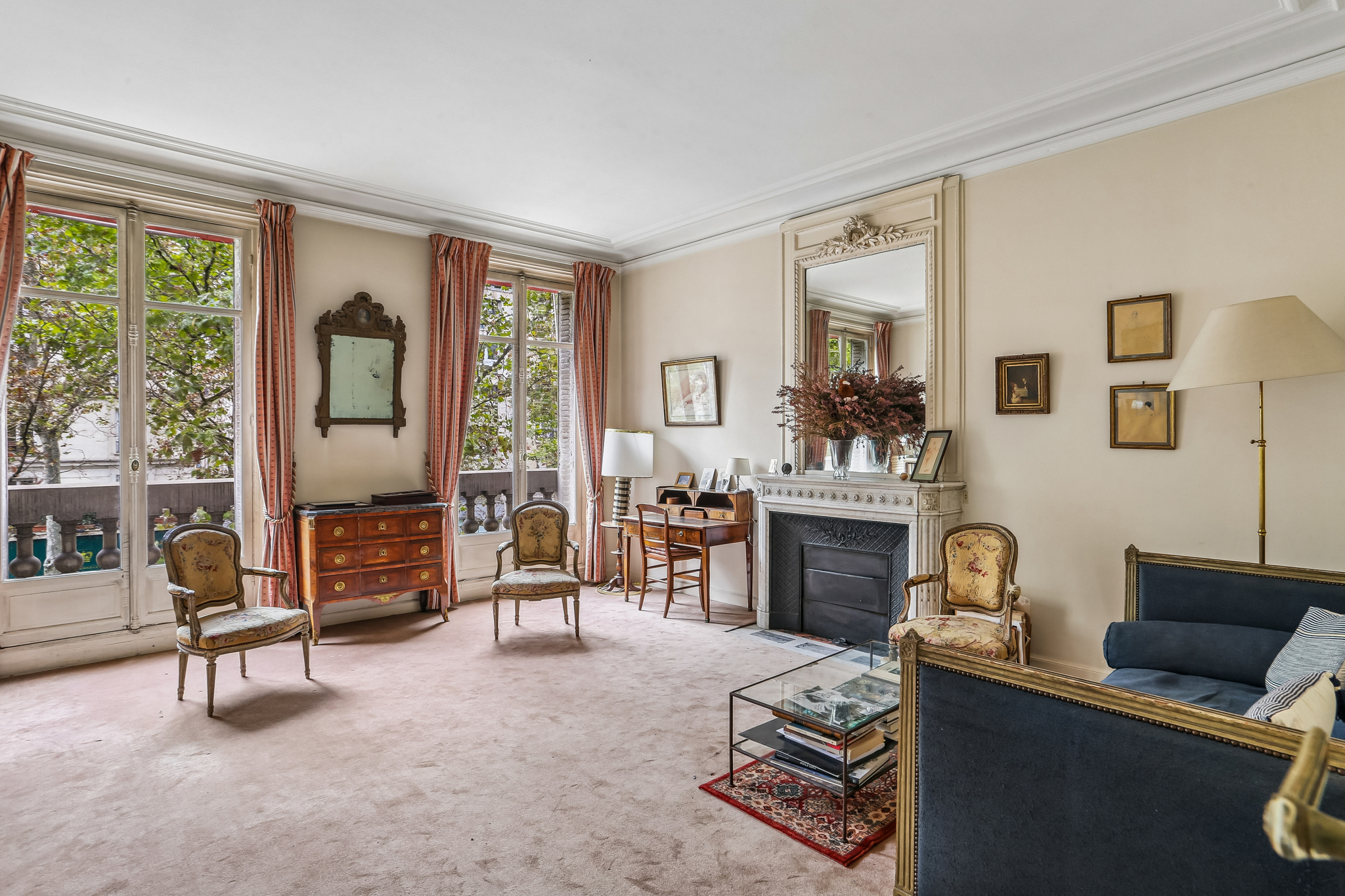 Appartement 5 pièces 151 m² · à Paris · 150,8 m² · 2 300 000 €