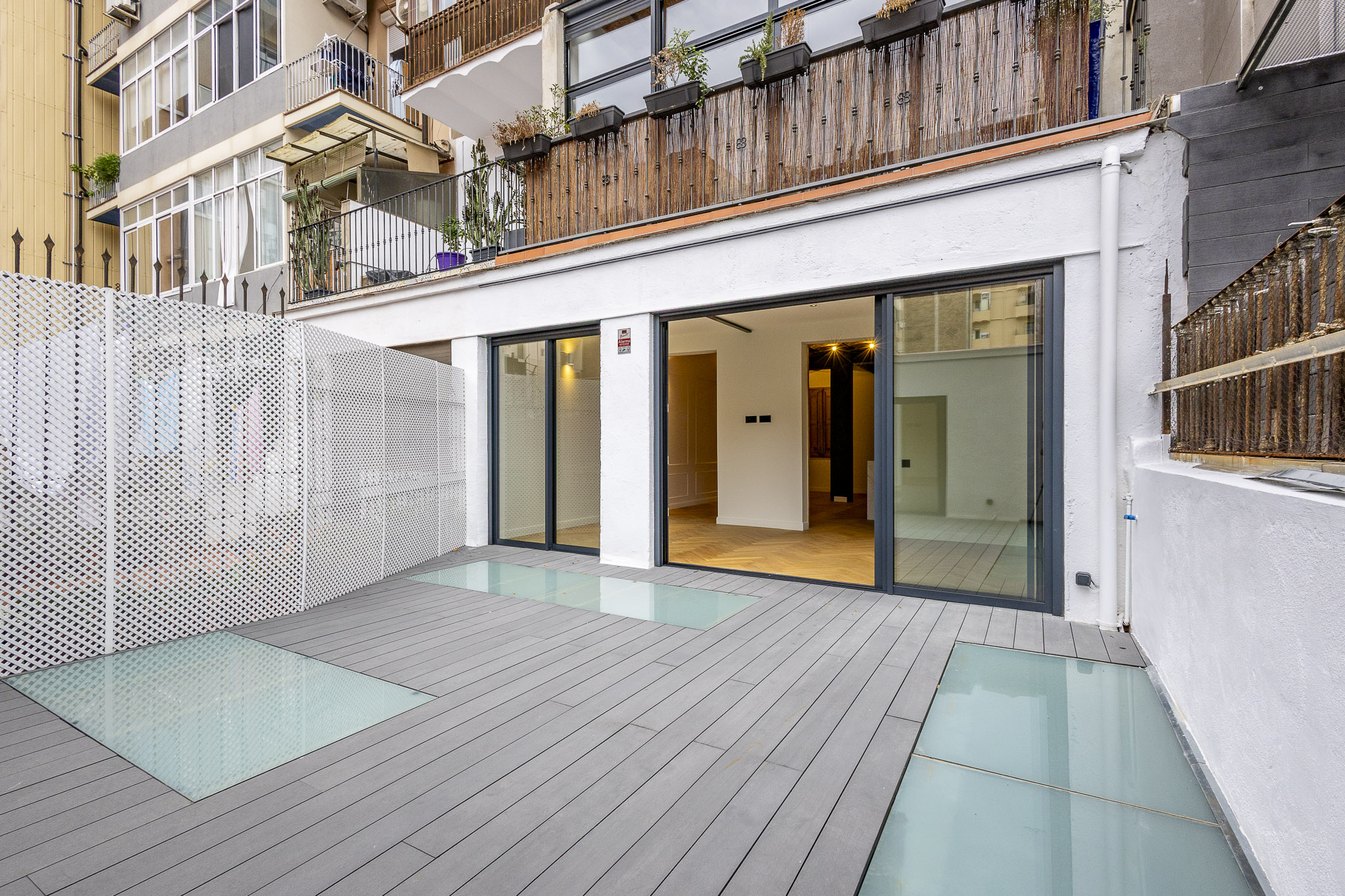 Fantastic brand-new flat with a terrace in Eixample