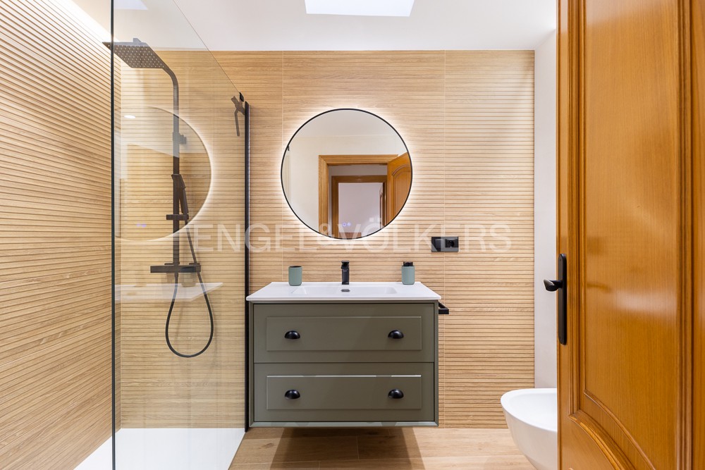 Beautiful townhouse with brand new renovation in Godella