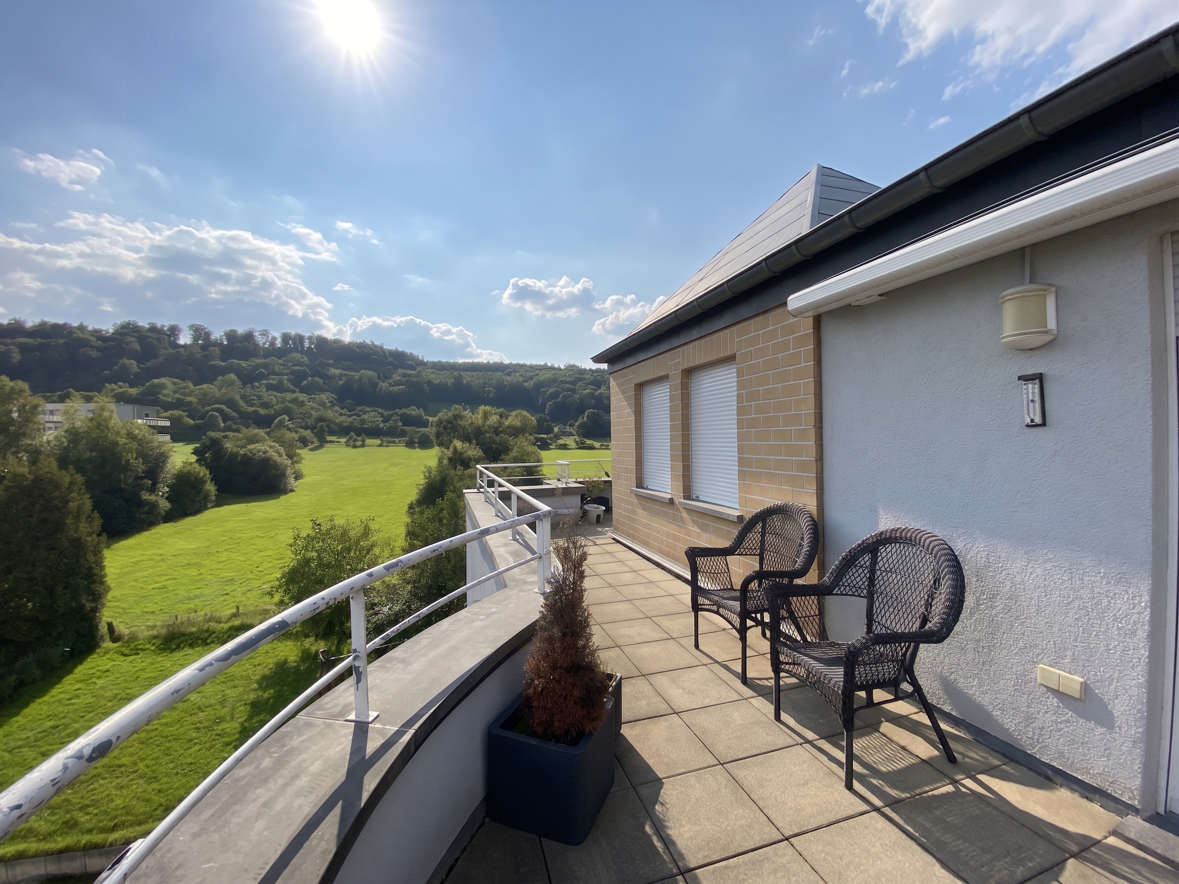 Bright 2-bedroom penthouse in Luxembourg-Beggen