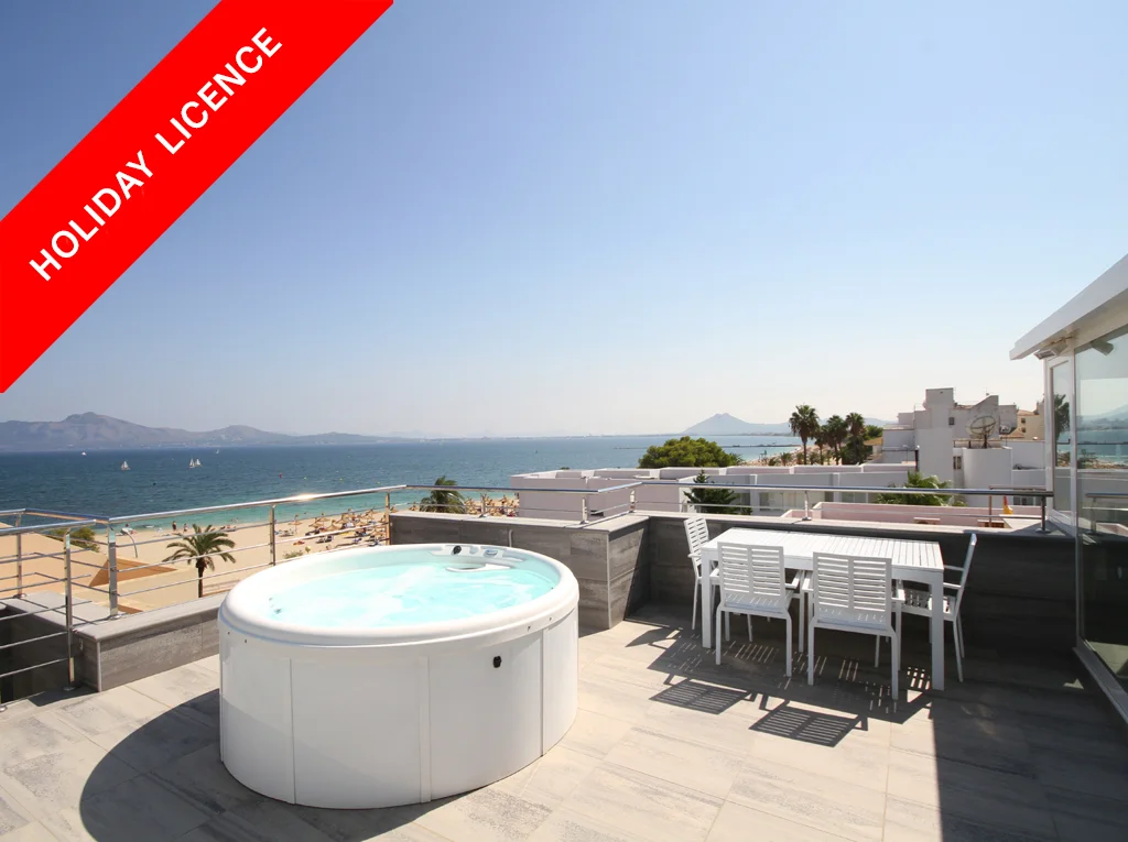 Penthouse with rental licence near to beach