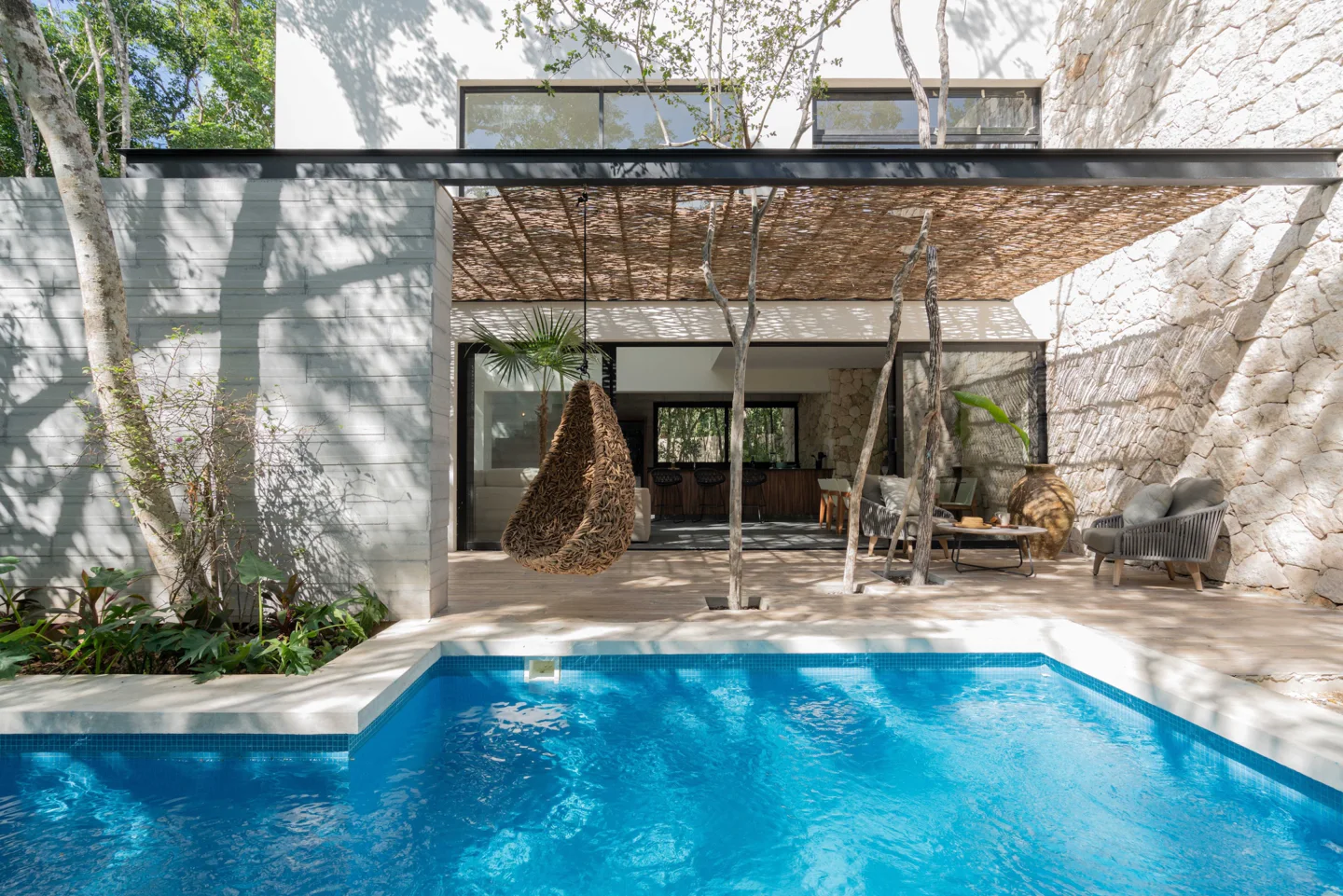 Luxury 4 Bedroom Villa with Large Lot and Pool! 2