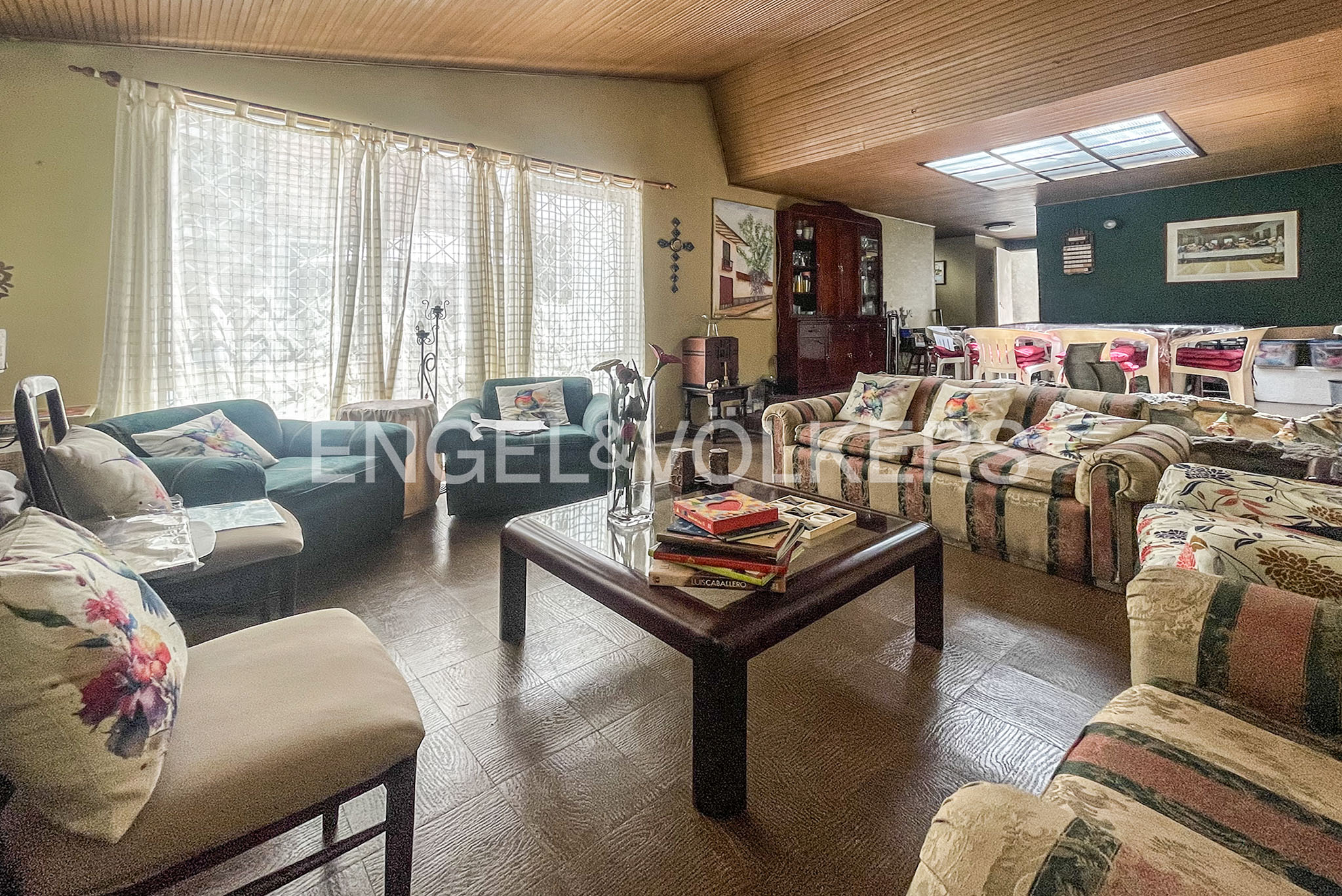 Casa para remodelar en conjunto cerrado en Niza
