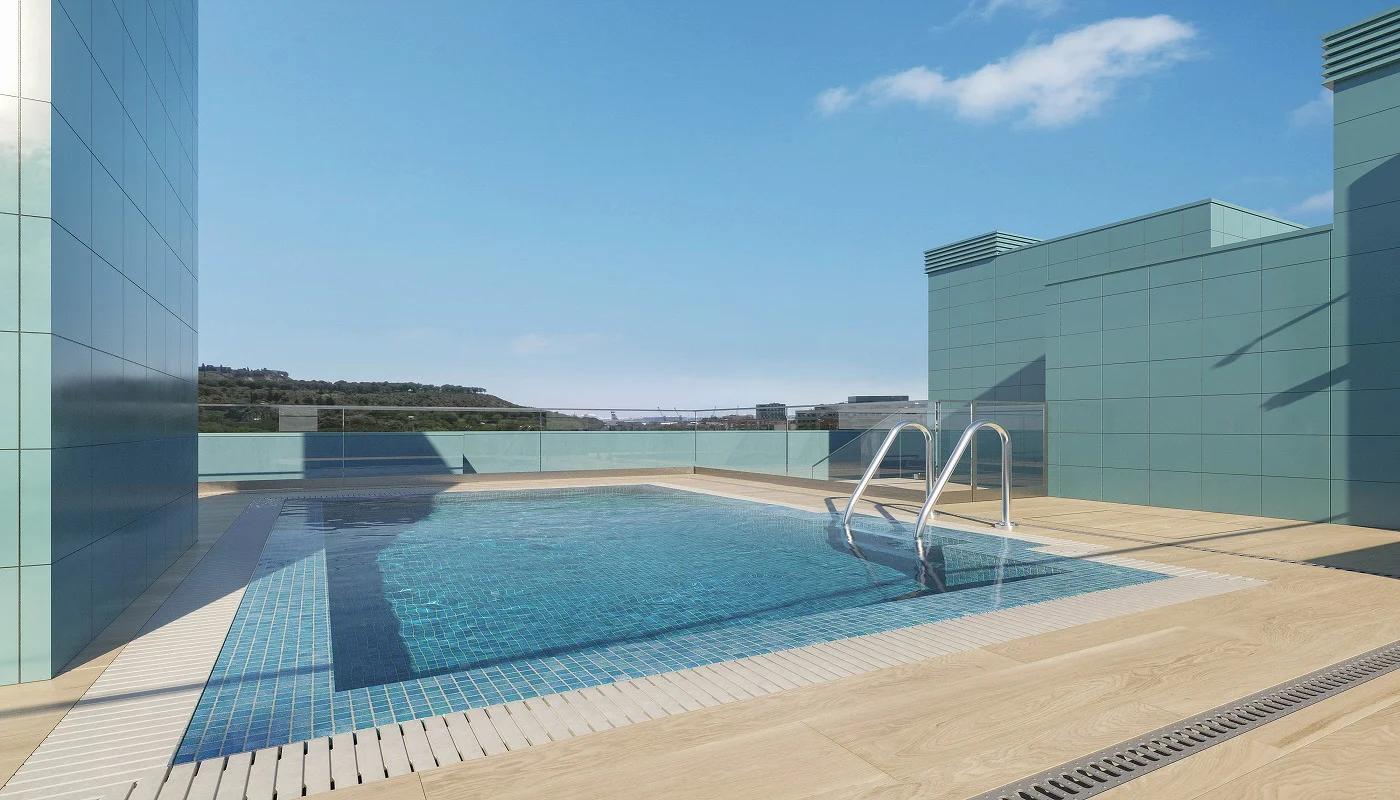 Obra nova amb piscina i gimnàs