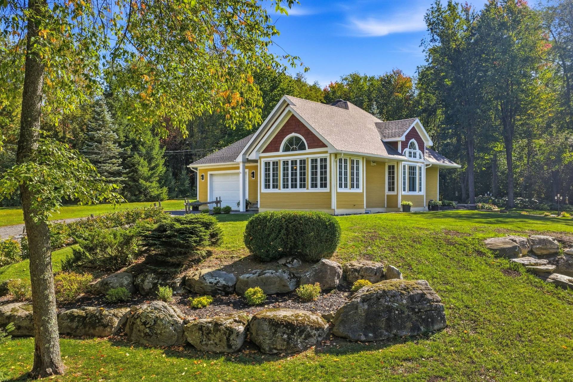 Experience Living Connected to Nature's Beauty