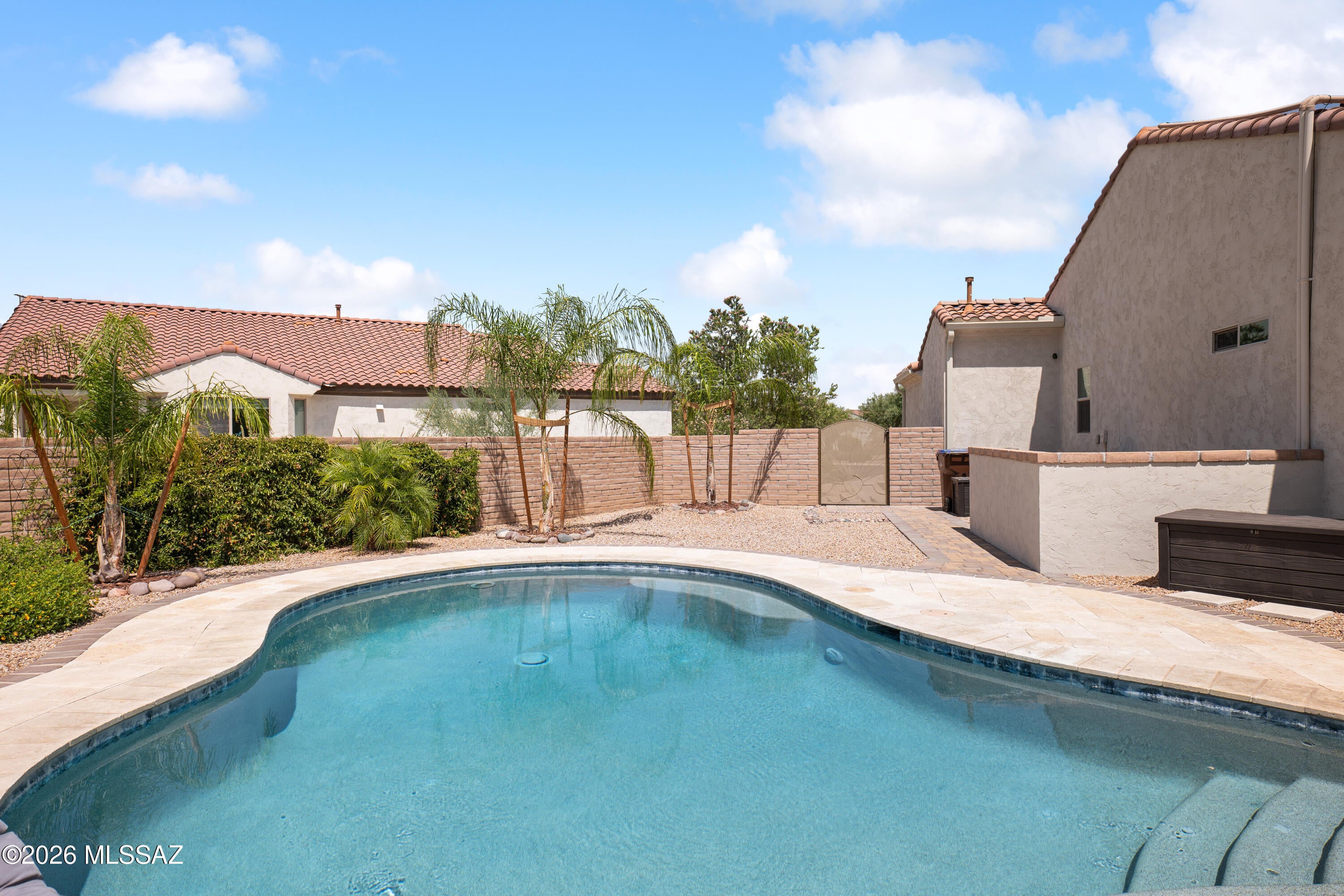 GOLF YEAR ROUND, PRIVATE POOL,  LARGE LOT