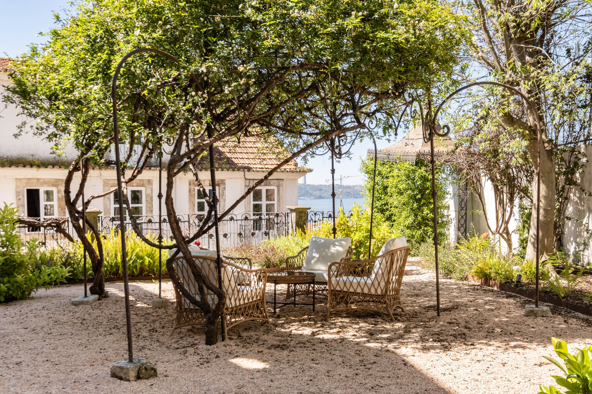 Herrenhaus aus dem 18. Jahrhundert mit privatem Garten und atemberaubendem Blick über Lissabon